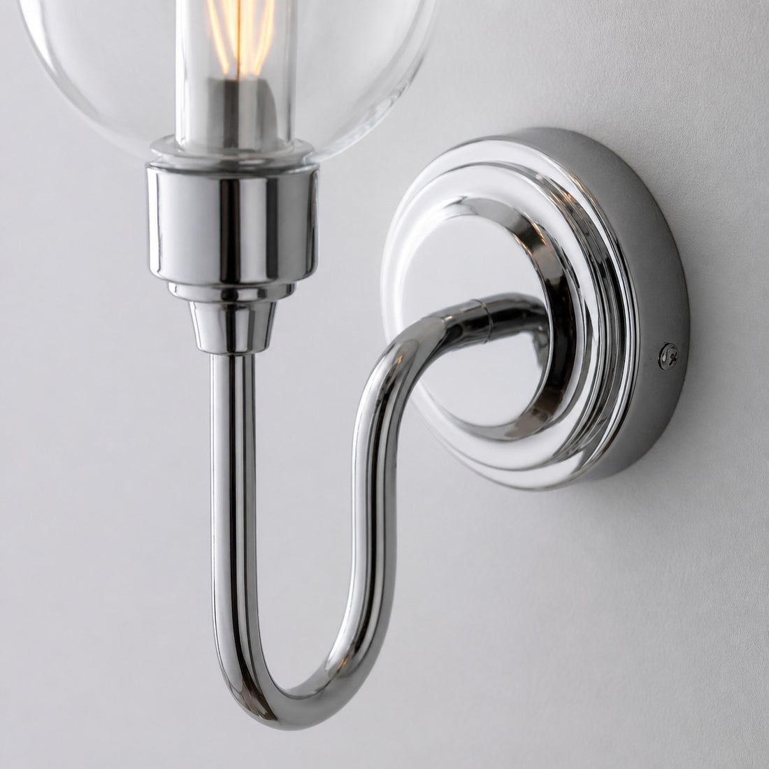Clarione Art Deco Wall Light with Clear Glass Shade – Modern Metal Design for Hallways