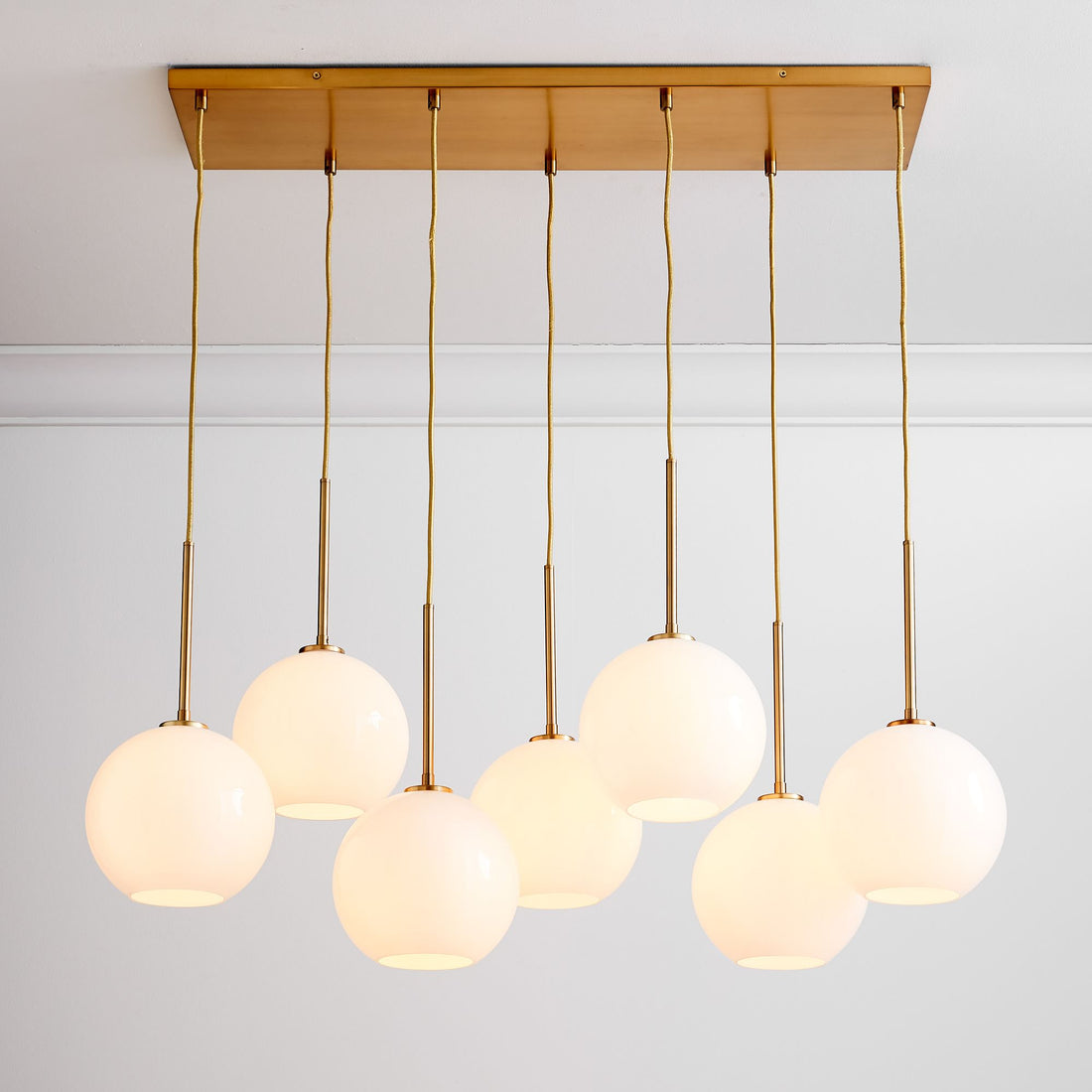 Selvion Elegant 7-Light Globe Chandelier – Glass Pendant Light