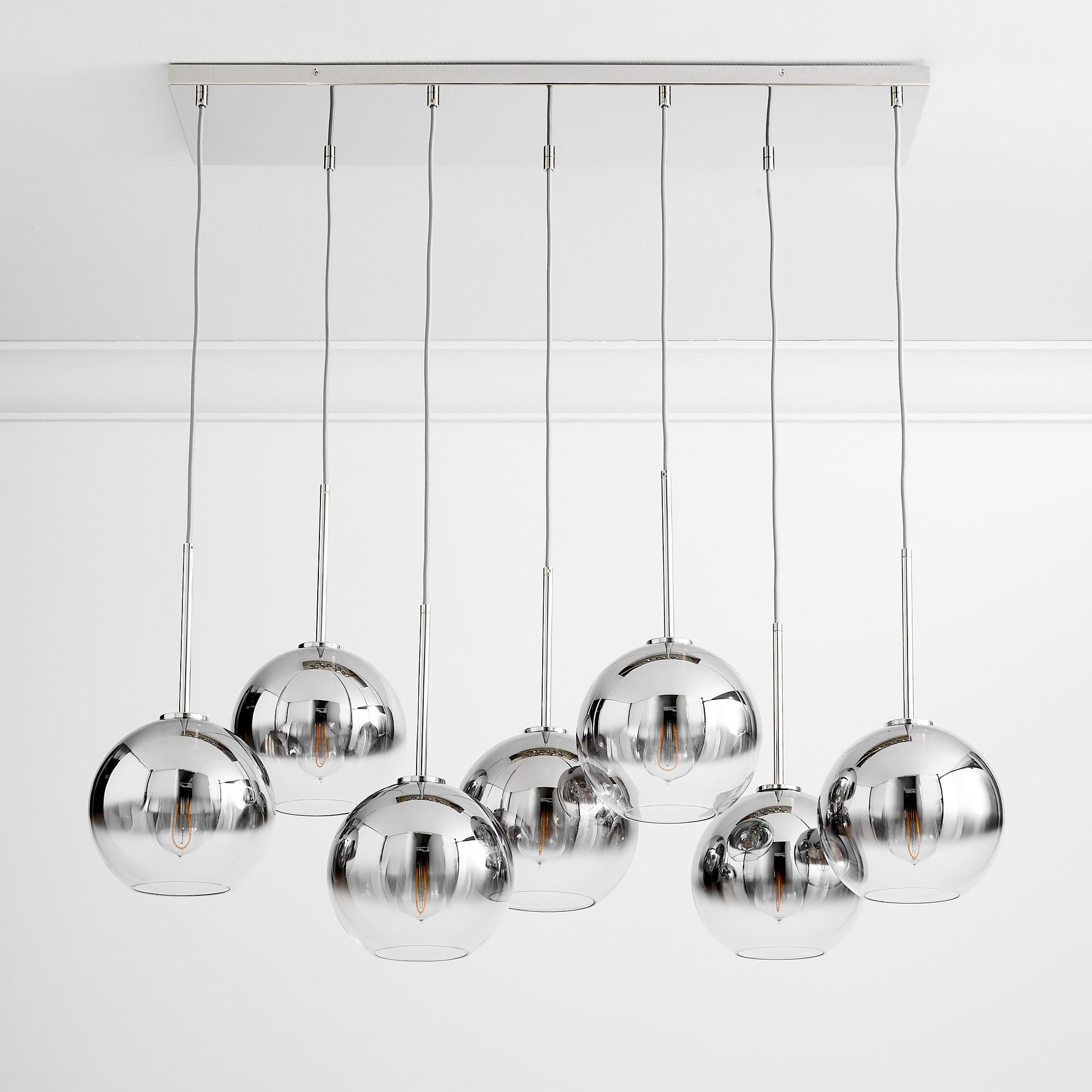 Selvion Contemporary 7-Light Globe Chandelier – Ambient Lighting for Hotel Lobbies or Homes