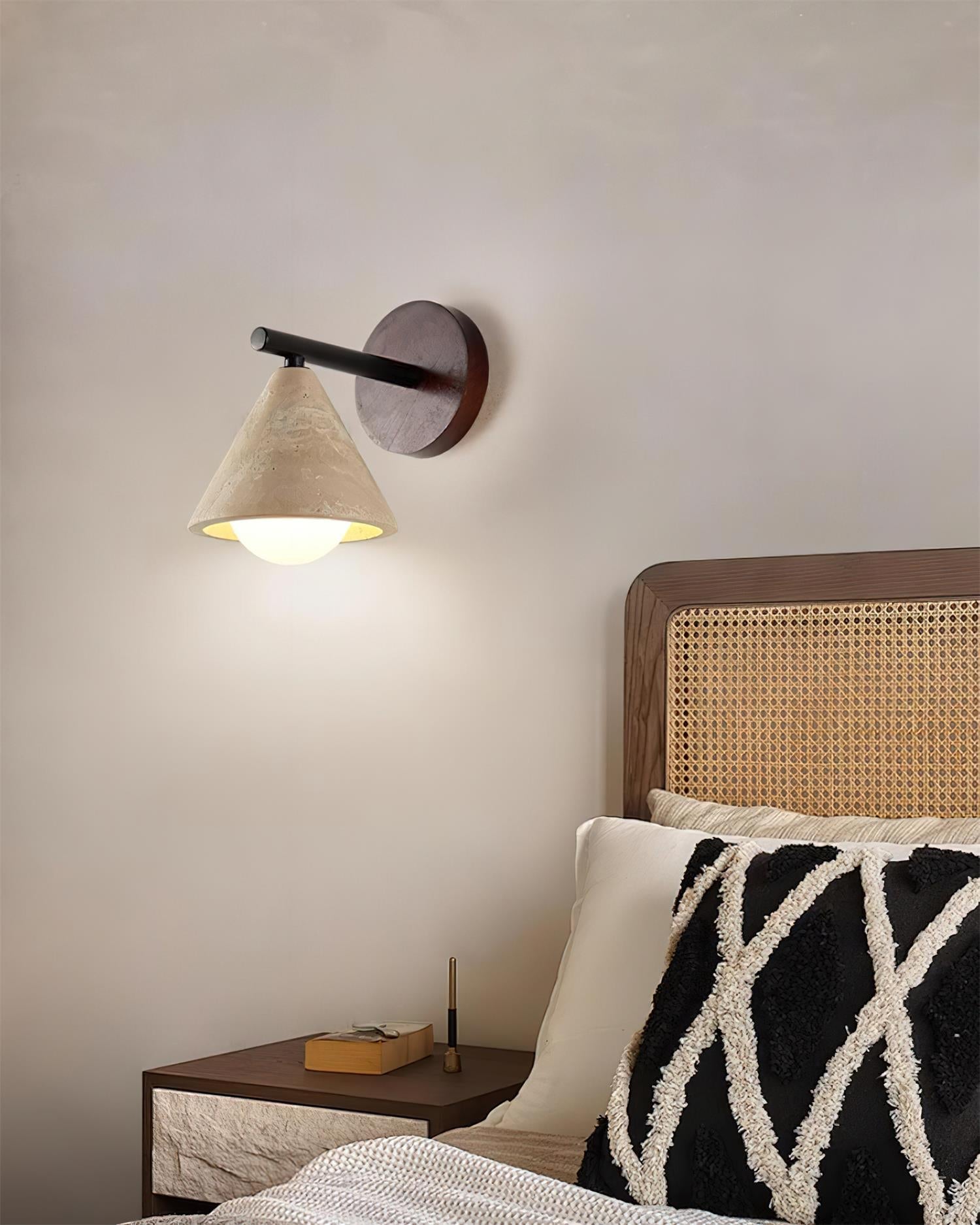French Medieval Style Simplicity Wall Lamp