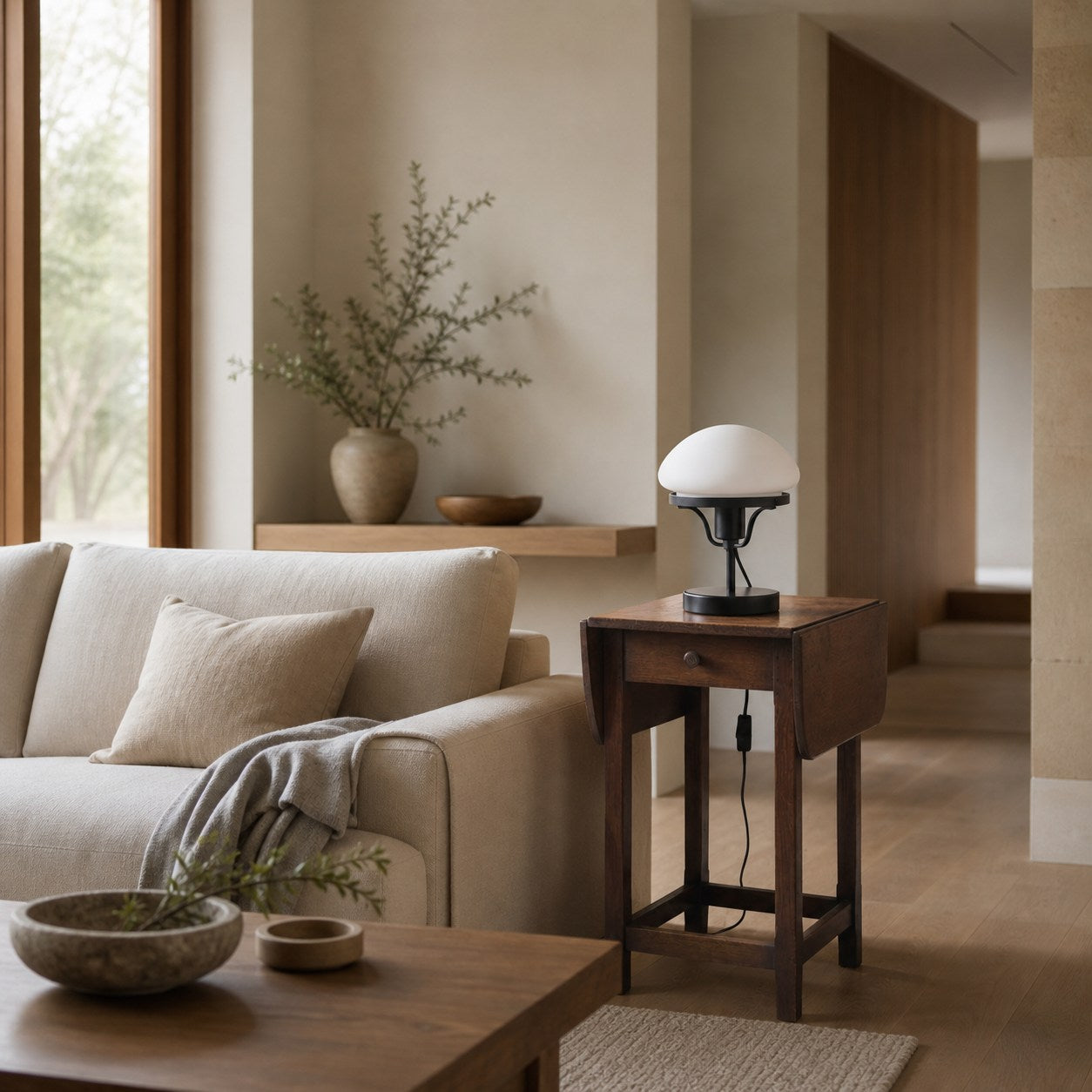 Ornato Luxe Modern Brass or Black Table Lamp - Elegant Desktop Lighting Fixture