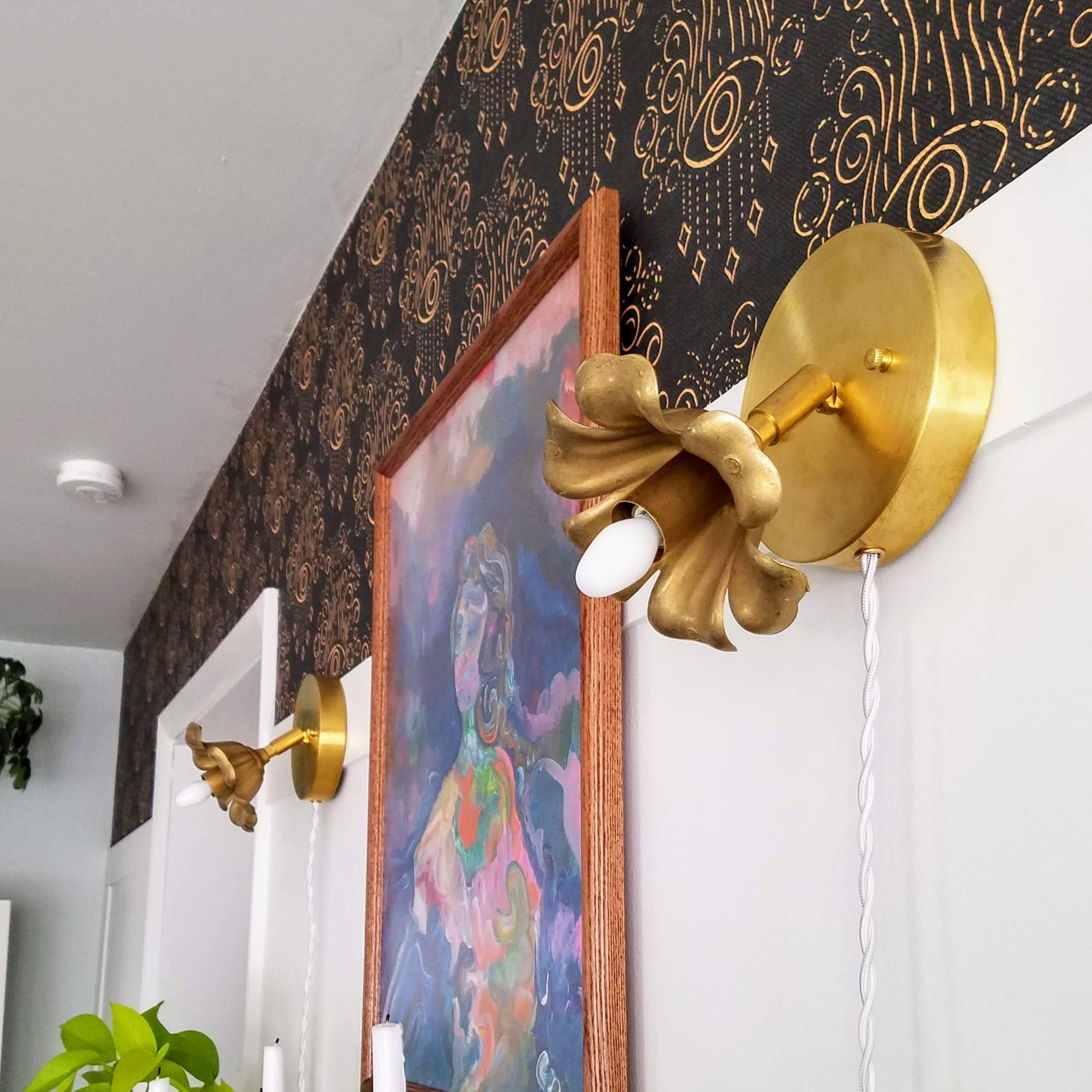 Romantic Brass Sconce - Adjustable Flower Cup Wall Light for Cozy Spaces