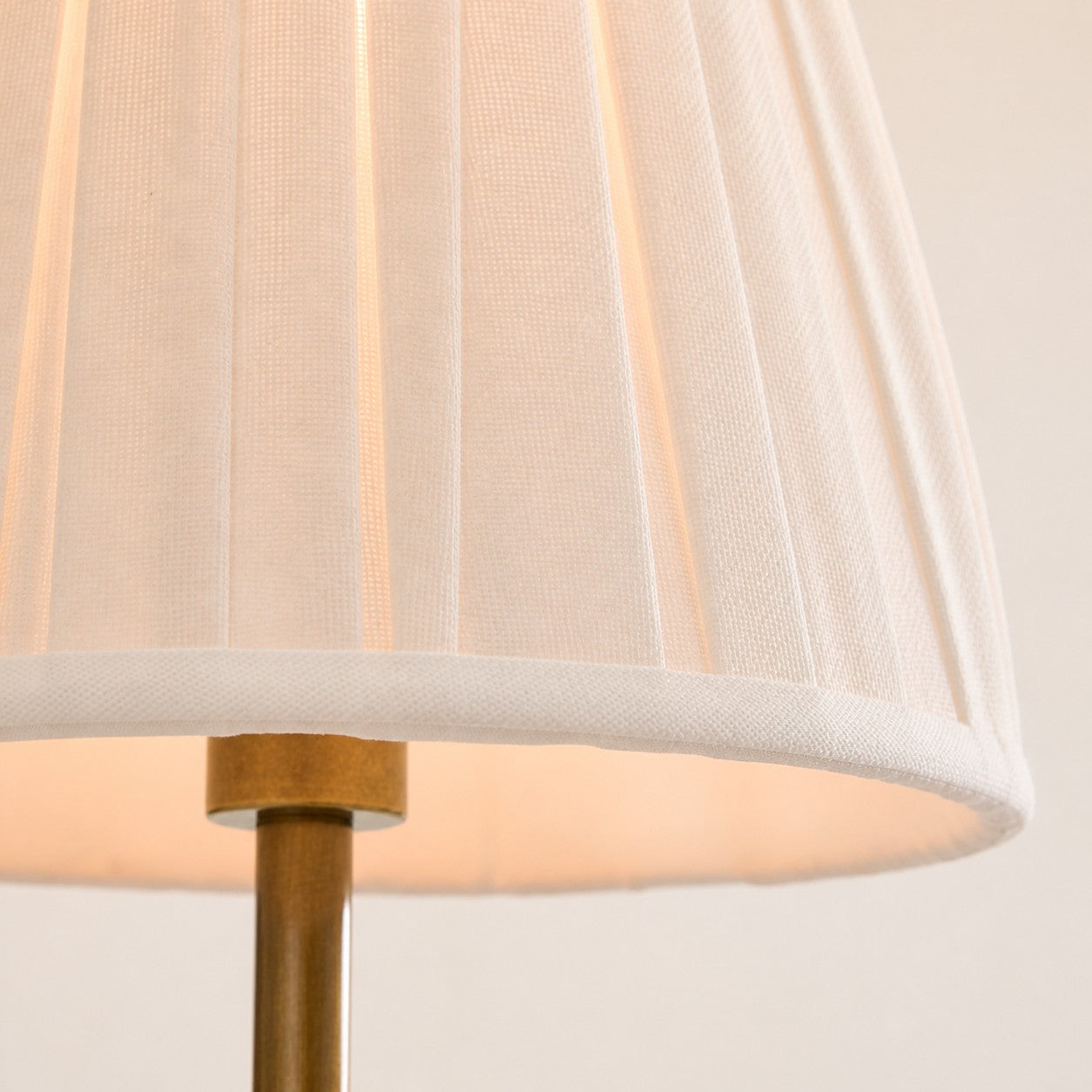Luvora Vintage Pleated Shade Wall Lamp - Modern Brass Linen Wall Lighting