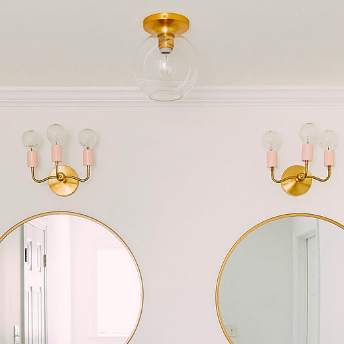 Vintage Style Elegant Three - Arm Metal Wall Sconce