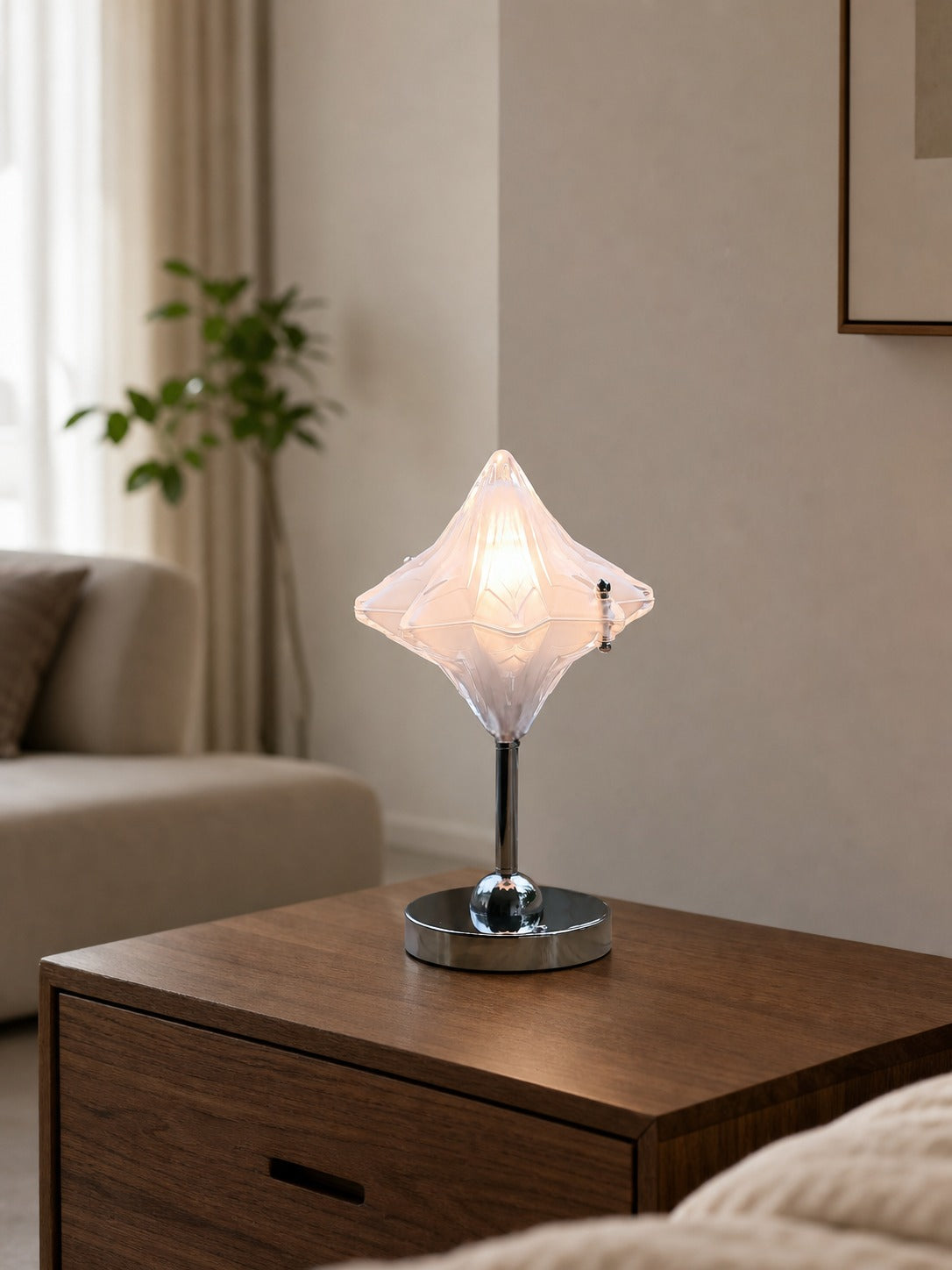 Art Deco Star Table Lamp - Frosted Glass Light for Modern Bedrooms - Astris Lyra