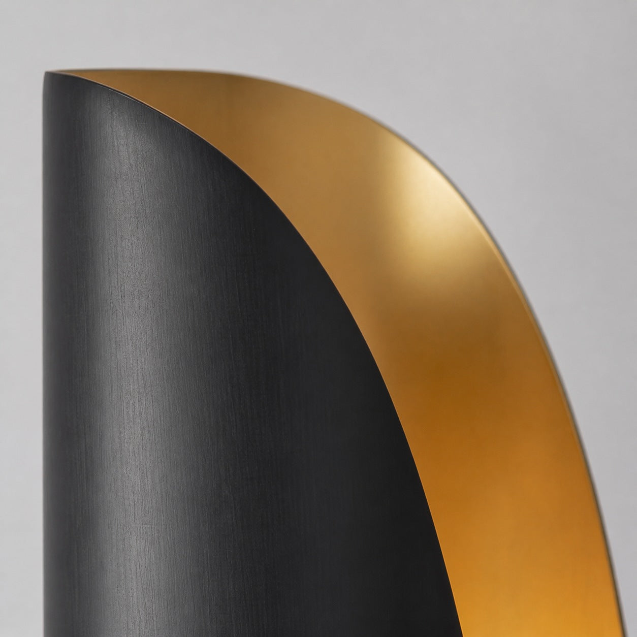 Auregon Artistic Sculptural Wall Sconce – Abstract Coiled Metal Wall Light for Hallway or Living Room