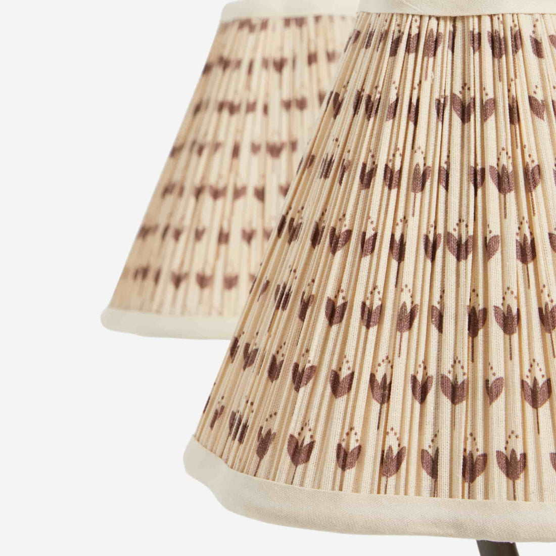 Florevian Modern Linen Pendant Lamp - Art-Inspired Statement Lighting for Dining Space