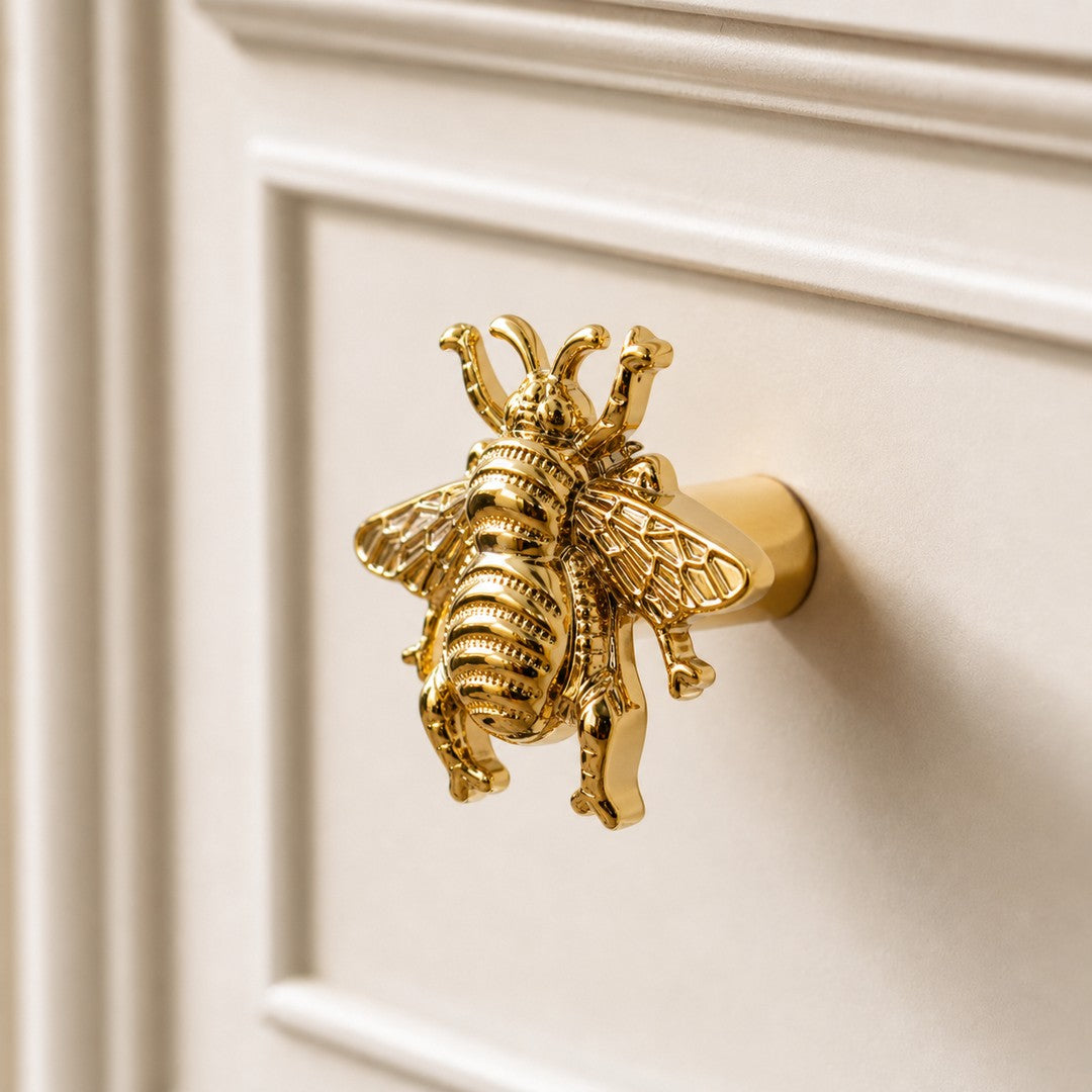 Gold Totem bee handle full close detail