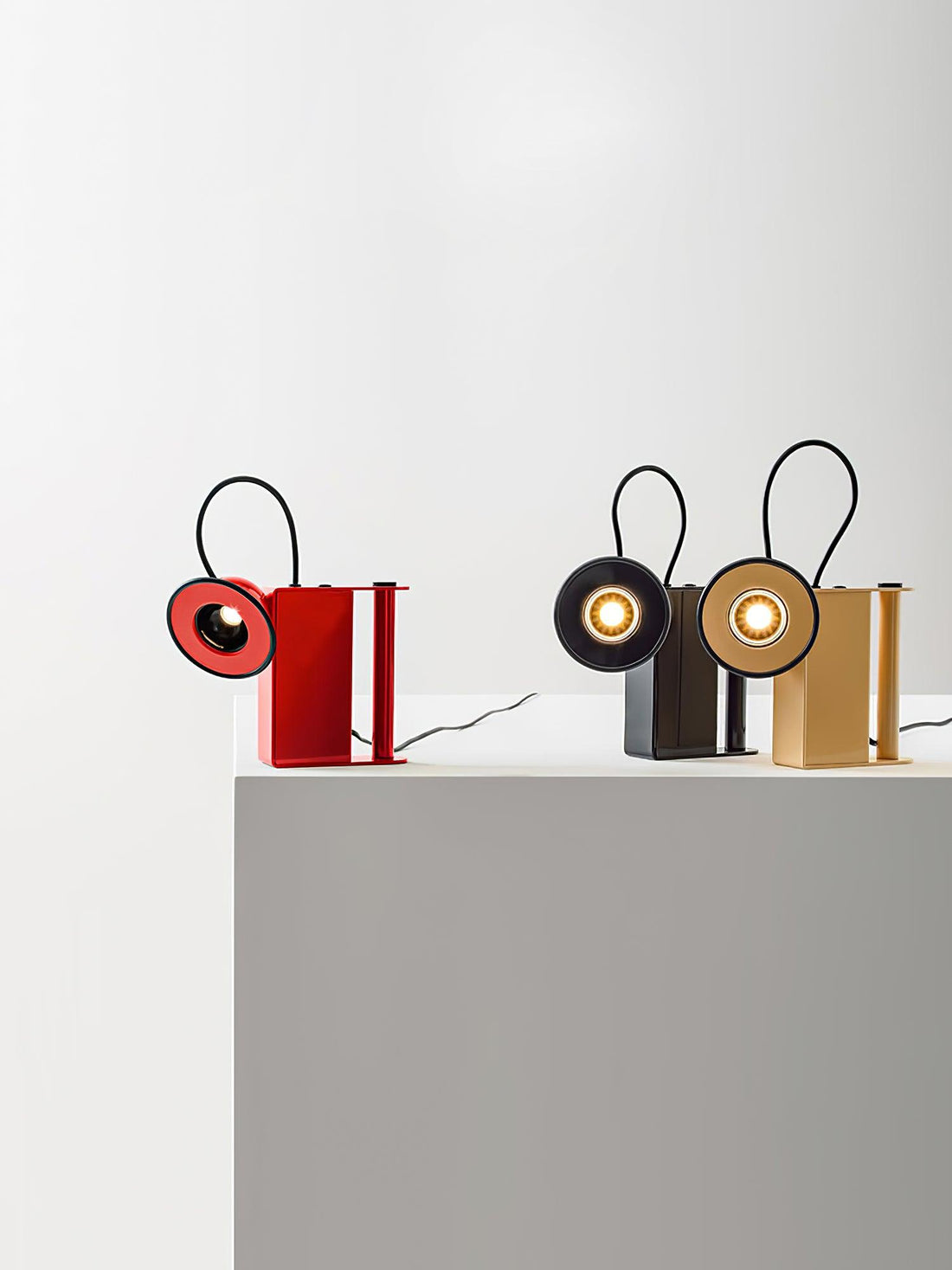 Magnetic Adjustable Camera Table Lamp