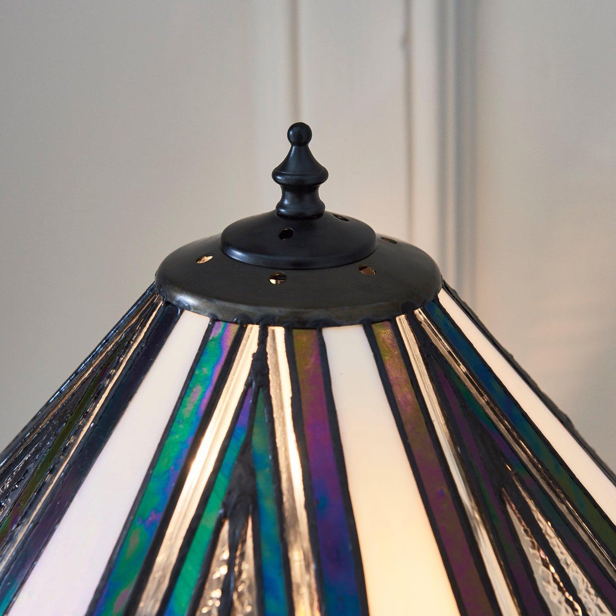 TF Astoria Art Deco Stained-Glass Table Lamp – Bevelled & Iridescent Shade for Bedroom or Living Room