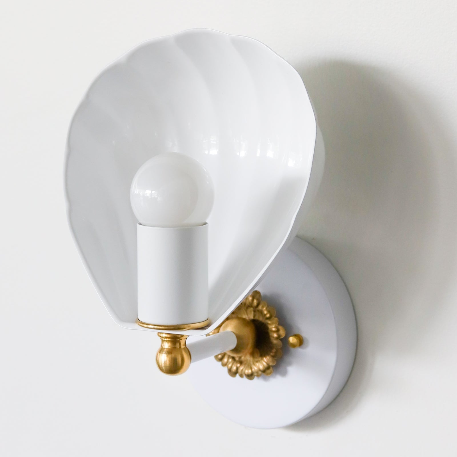 Shell Shape Wall Sconce - Brass Accents Steel Light for Eclectic Decor