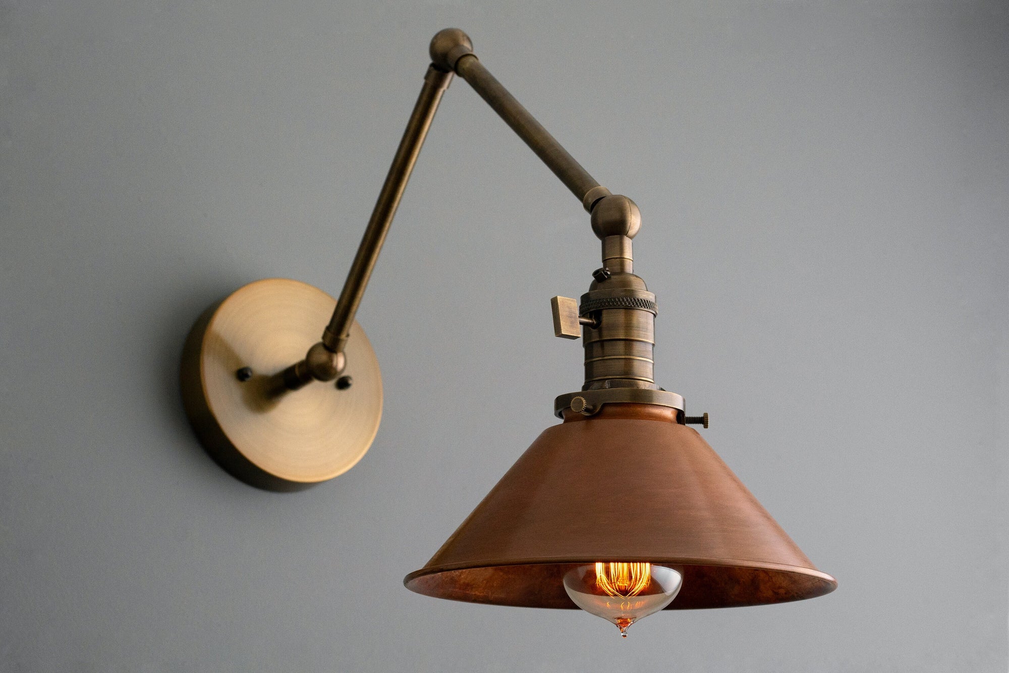 Conique Metal Industrial Farmhouse Wall Lamp – Adjustable Arm Wall Sconce for Accent Lighting