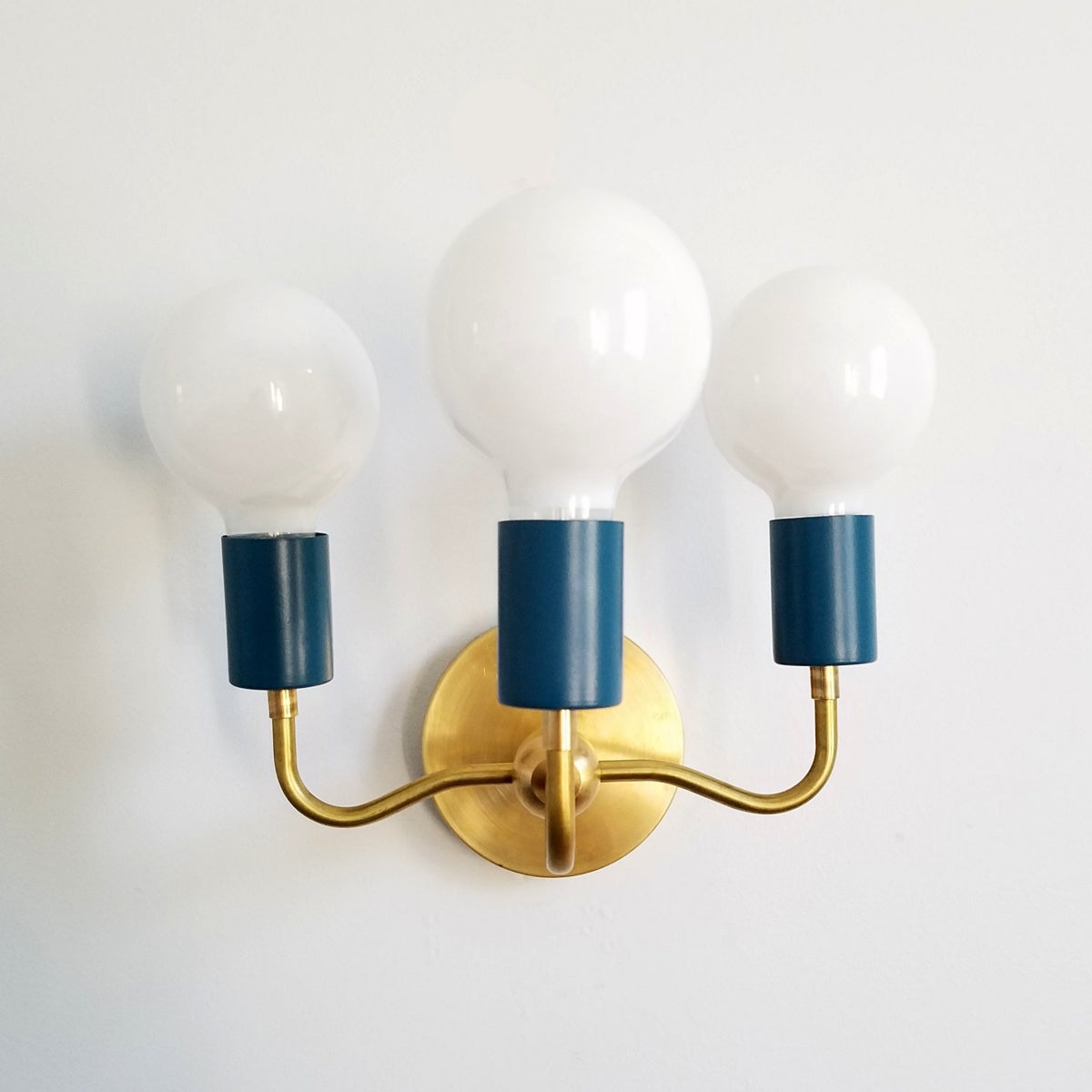 Vintage Style Elegant Three - Arm Metal Wall Sconce