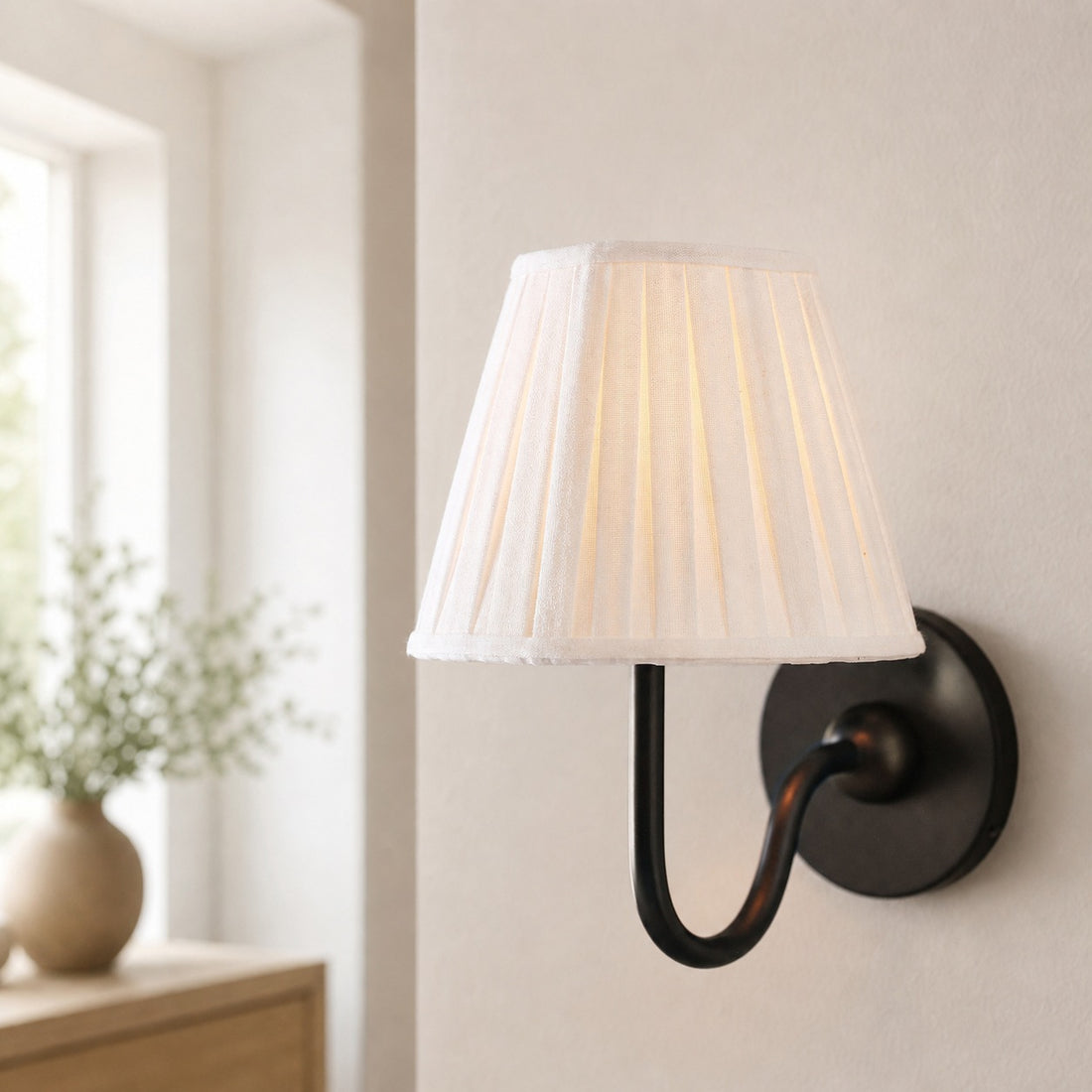 Luvora Vintage Pleated Shade Wall Lamp - Modern Brass Linen Wall Lighting