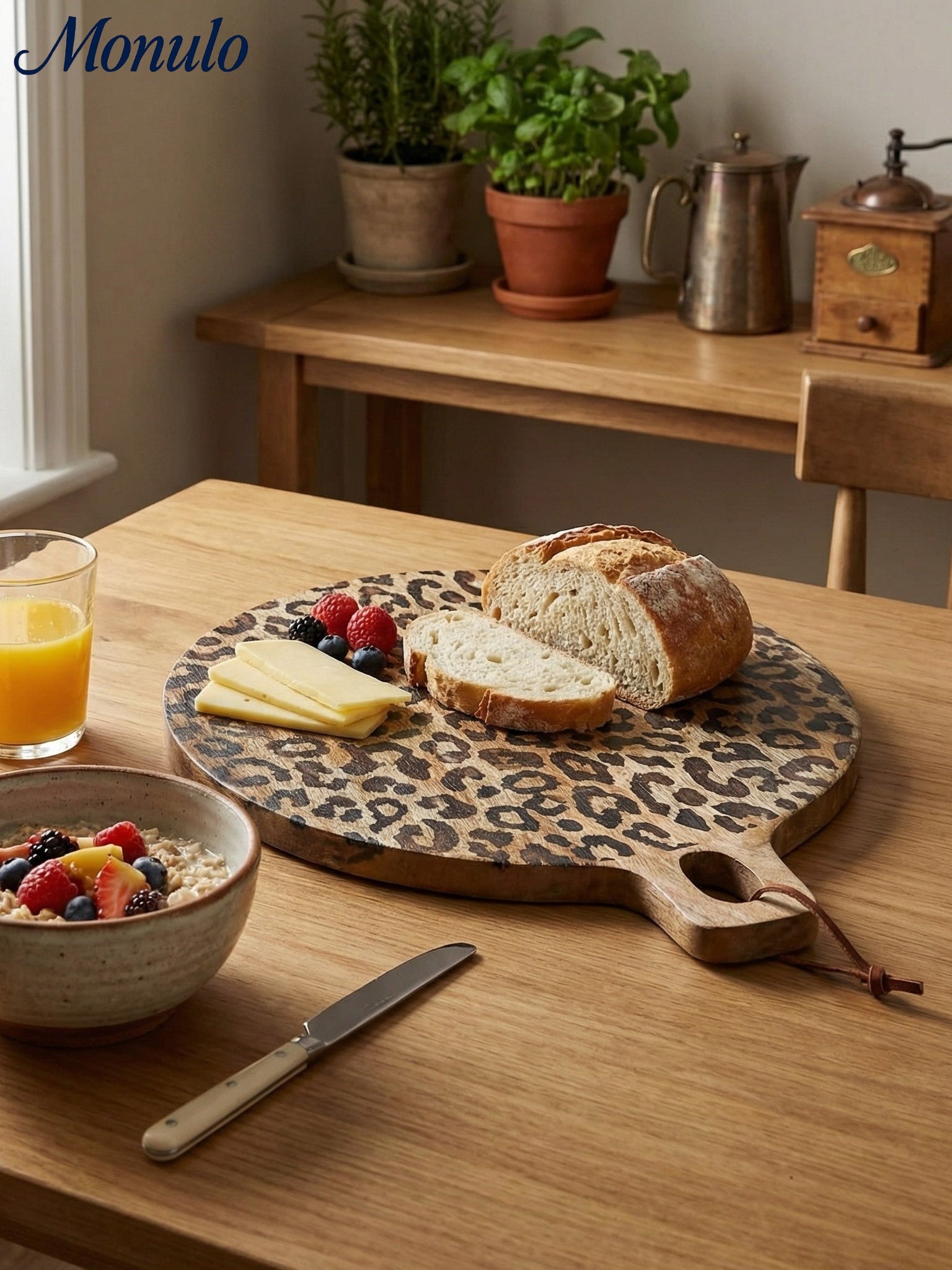 Leopard Solid Sapele Wood Board - Functional Dining Accessory for Kitchen island
