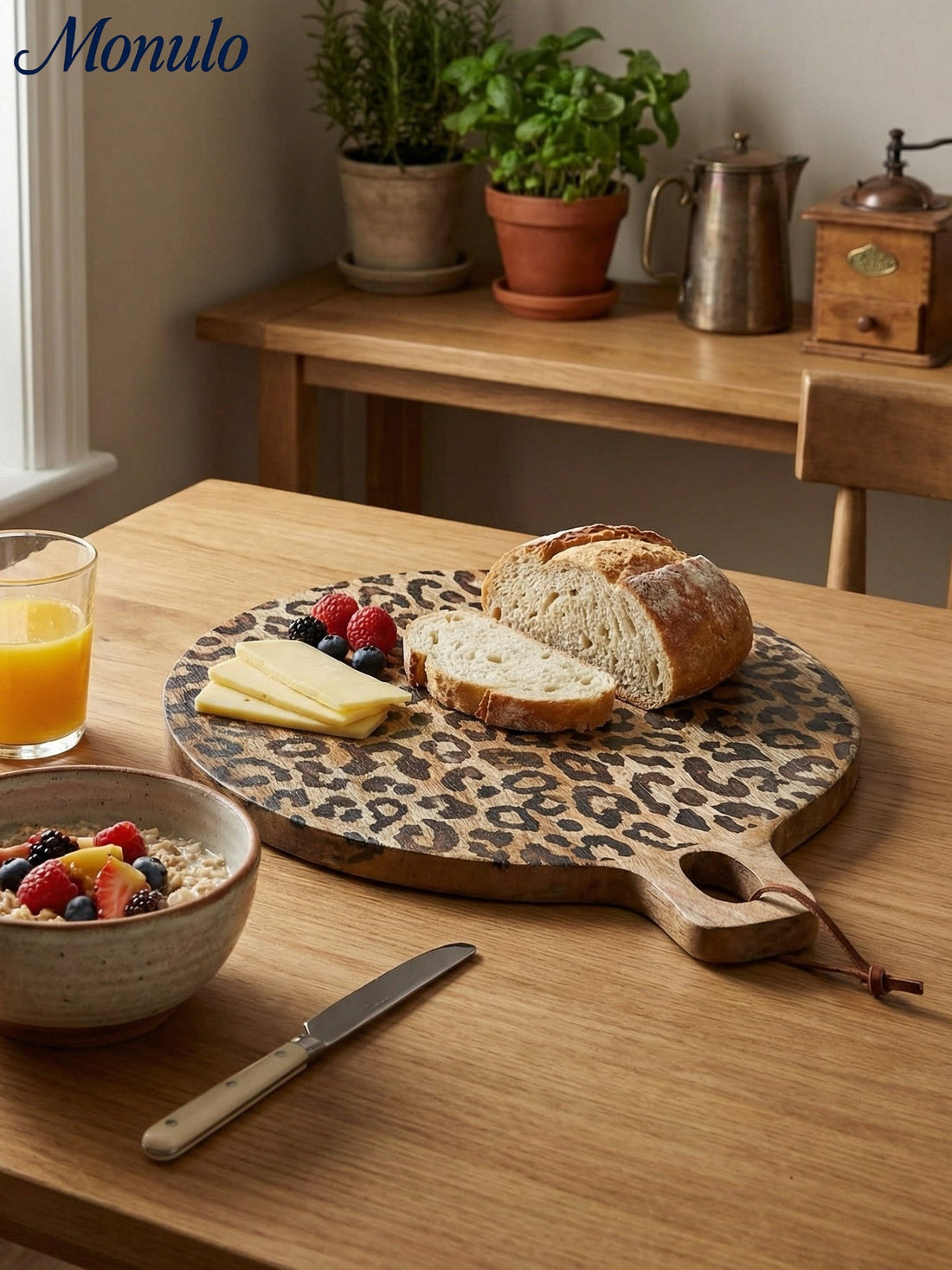 Leopard Solid Sapele Wood Board - Functional Dining Accessory for Kitchen island