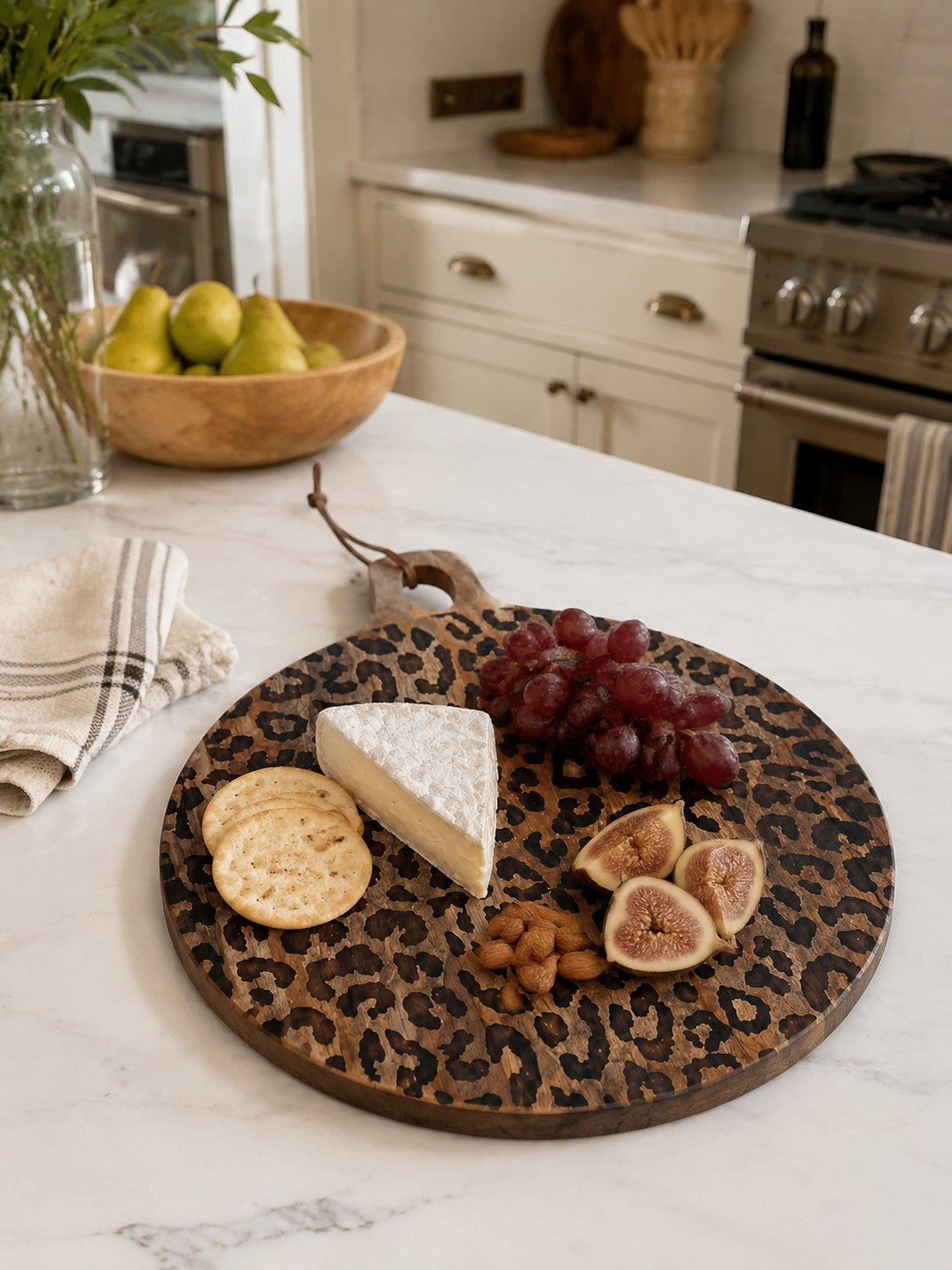 Leopard Solid Sapele Wood Board - Functional Dining Accessory for Kitchen island