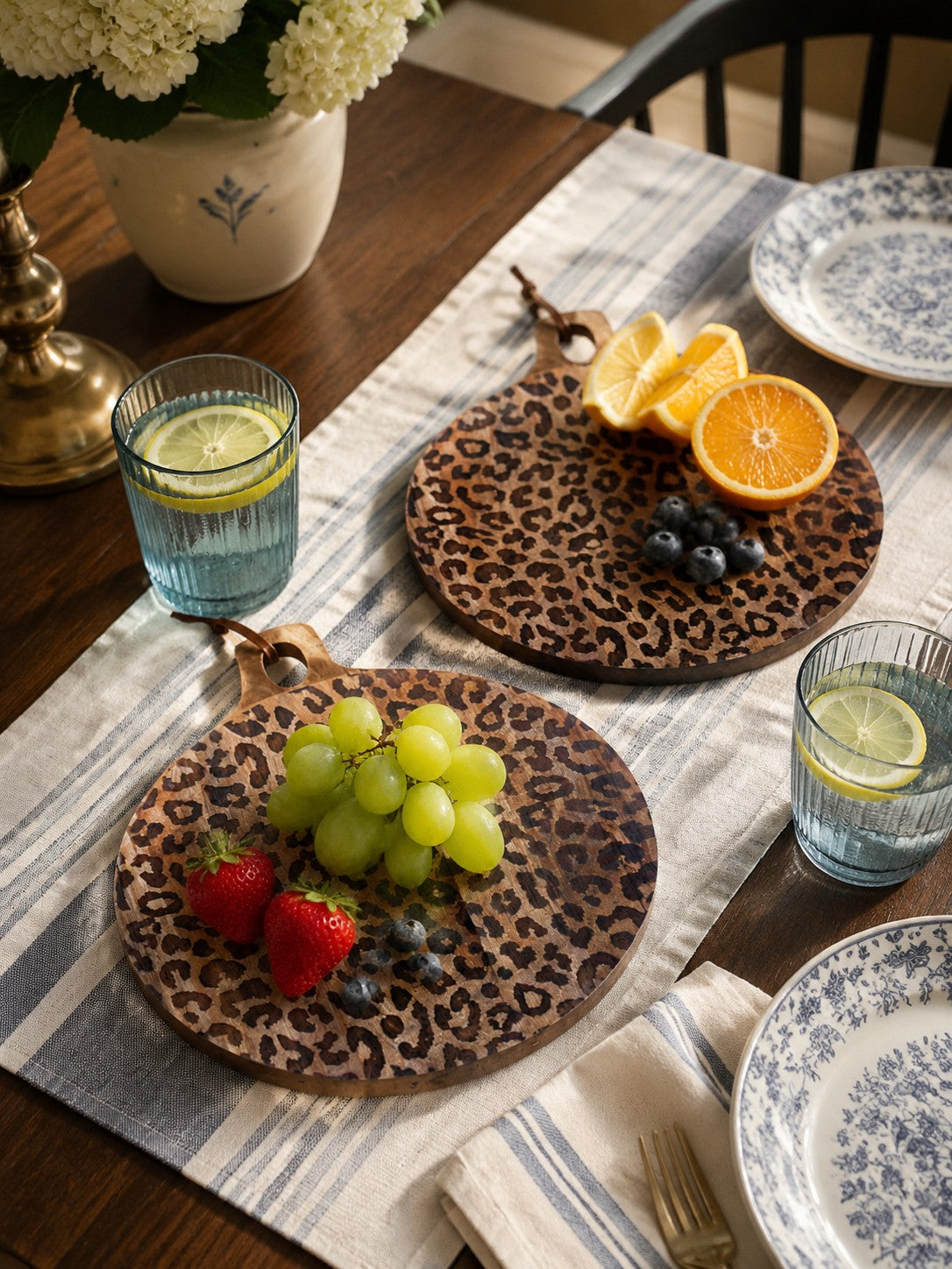 Leopard Solid Sapele Wood Board - Functional Dining Accessory for Kitchen island