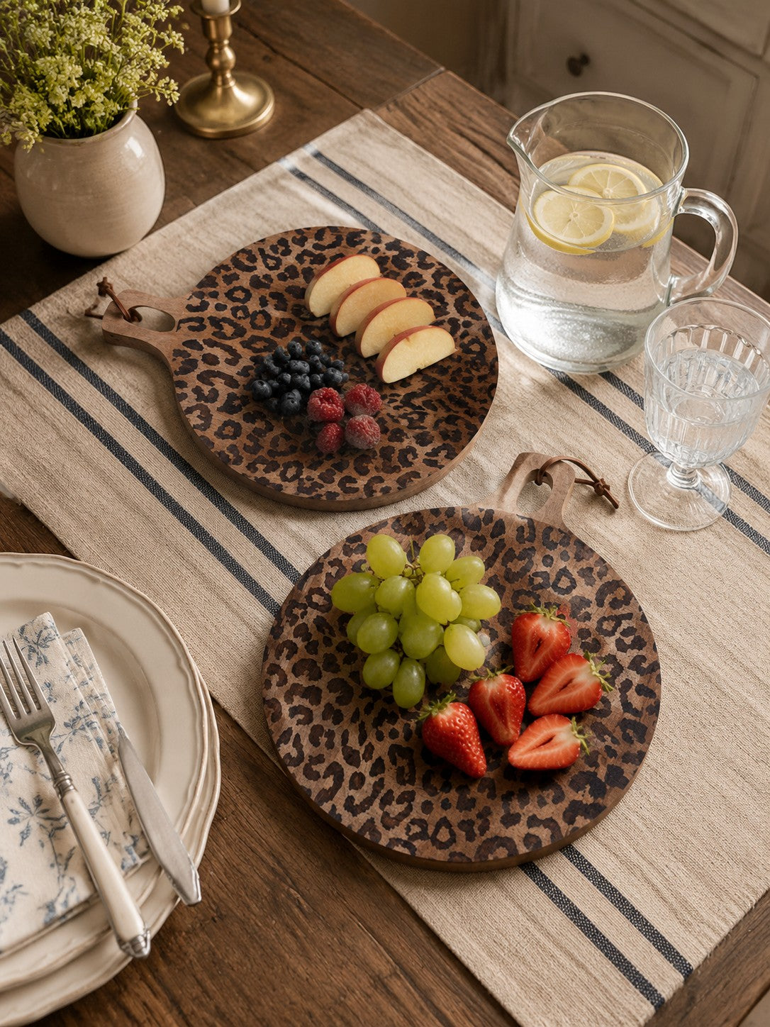 Leopard Solid Sapele Wood Board - Functional Dining Accessory for Kitchen island