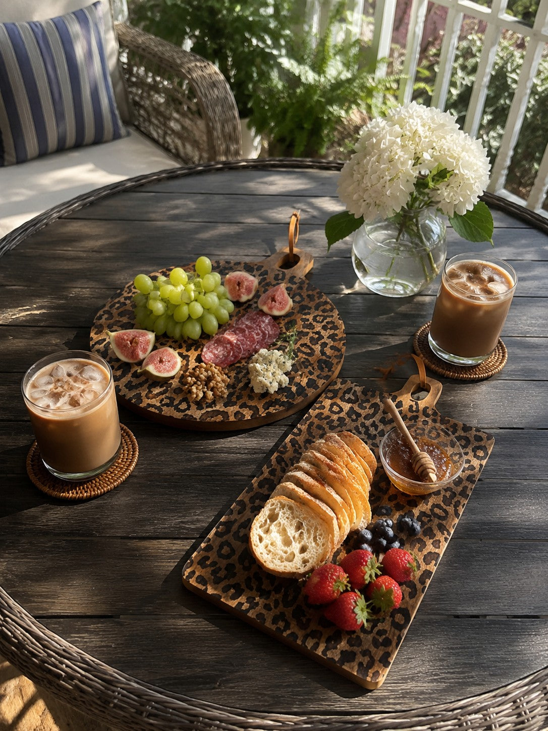 Leopard Solid Sapele Wood Board - Functional Dining Accessory for Kitchen island
