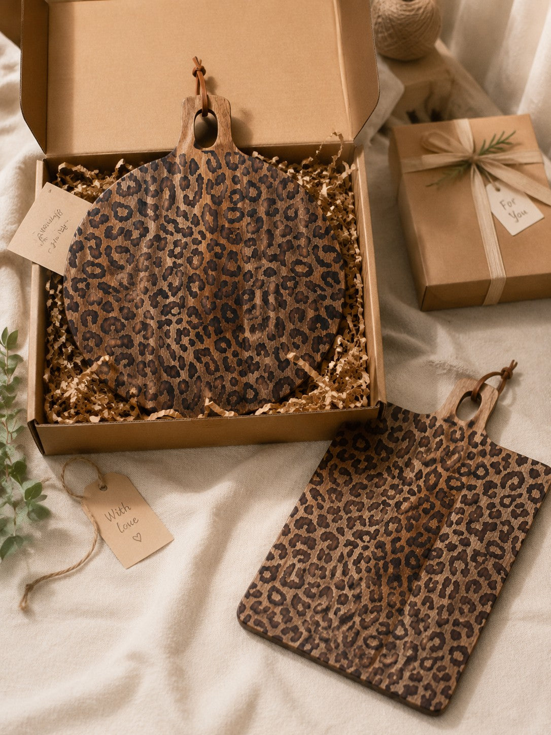Leopard Solid Sapele Wood Board - Functional Dining Accessory for Kitchen island