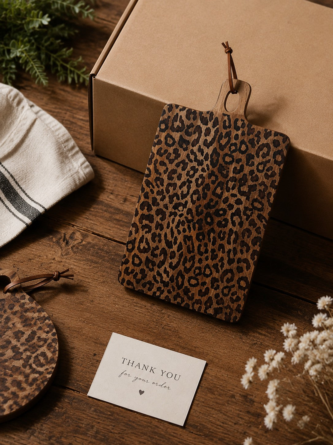 Leopard Solid Sapele Wood Board - Functional Dining Accessory for Kitchen island