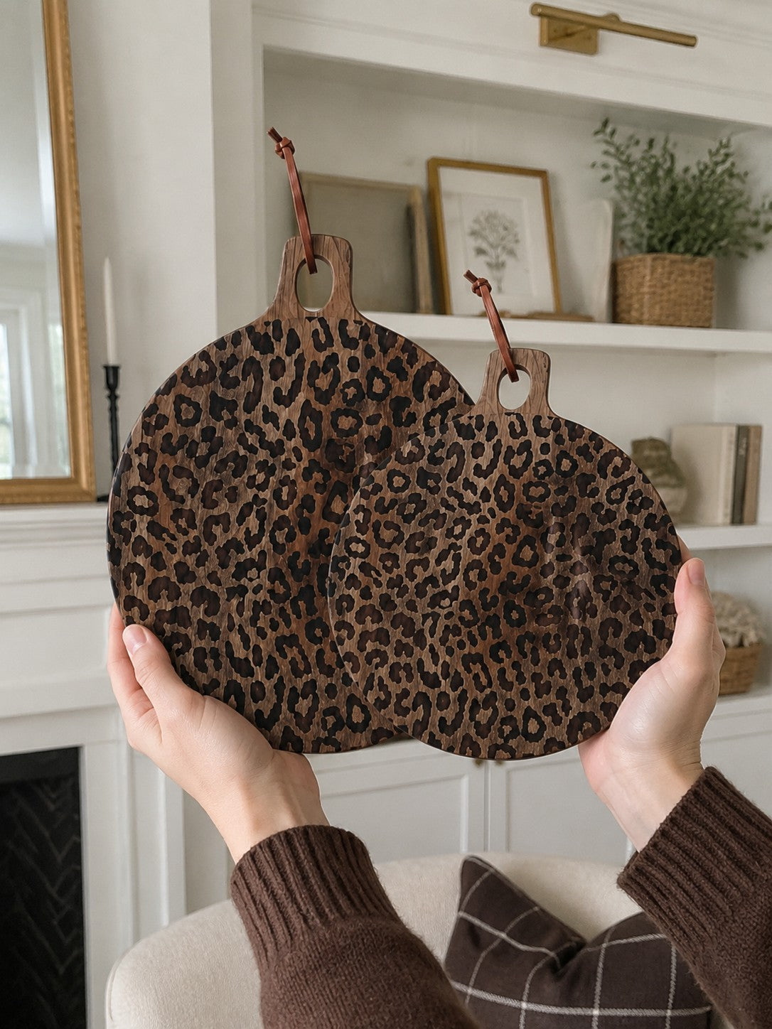 Leopard Solid Sapele Wood Board - Functional Dining Accessory for Kitchen island