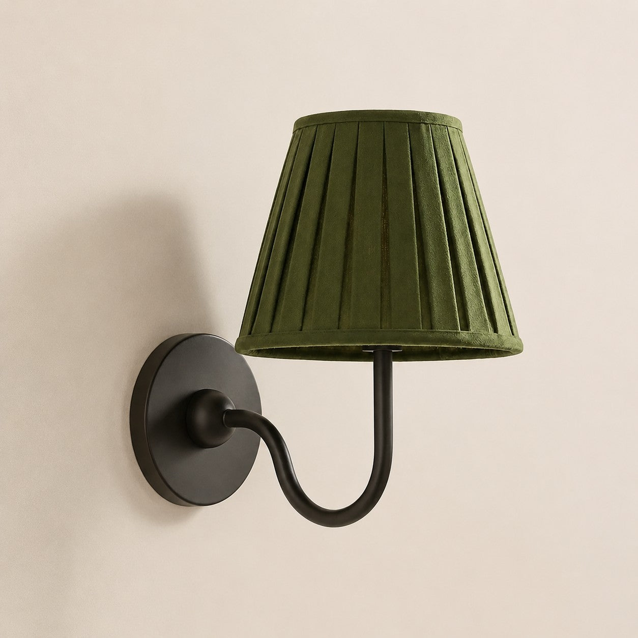 Luvora Vintage Pleated Shade Wall Lamp - Modern Brass Linen Wall Lighting