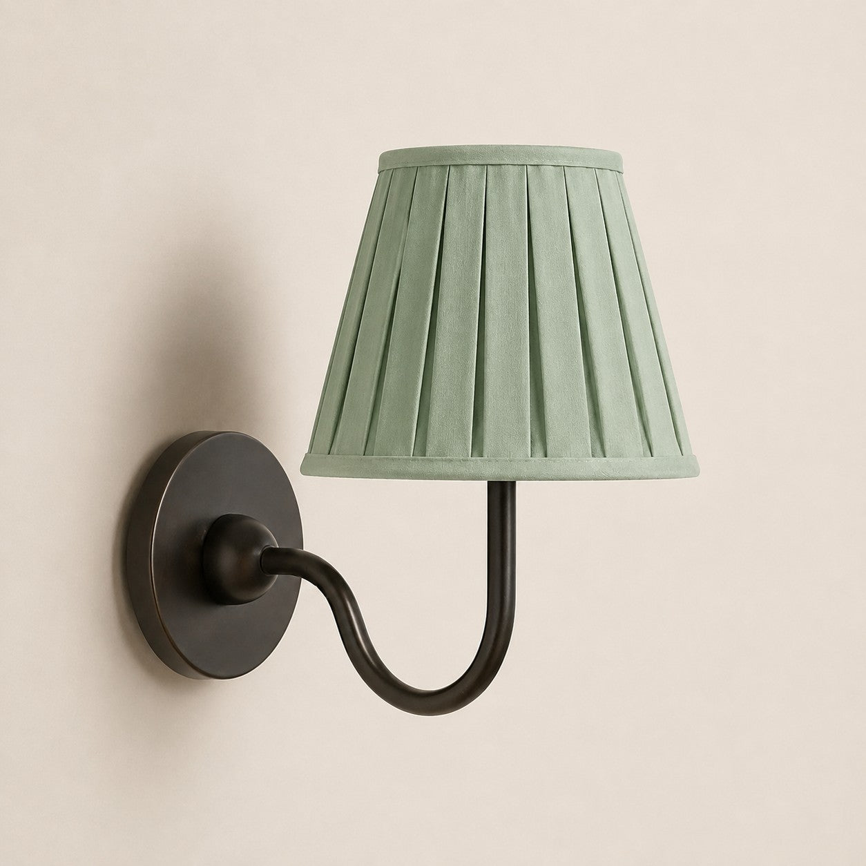 Luvora Vintage Pleated Shade Wall Lamp - Modern Brass Linen Wall Lighting