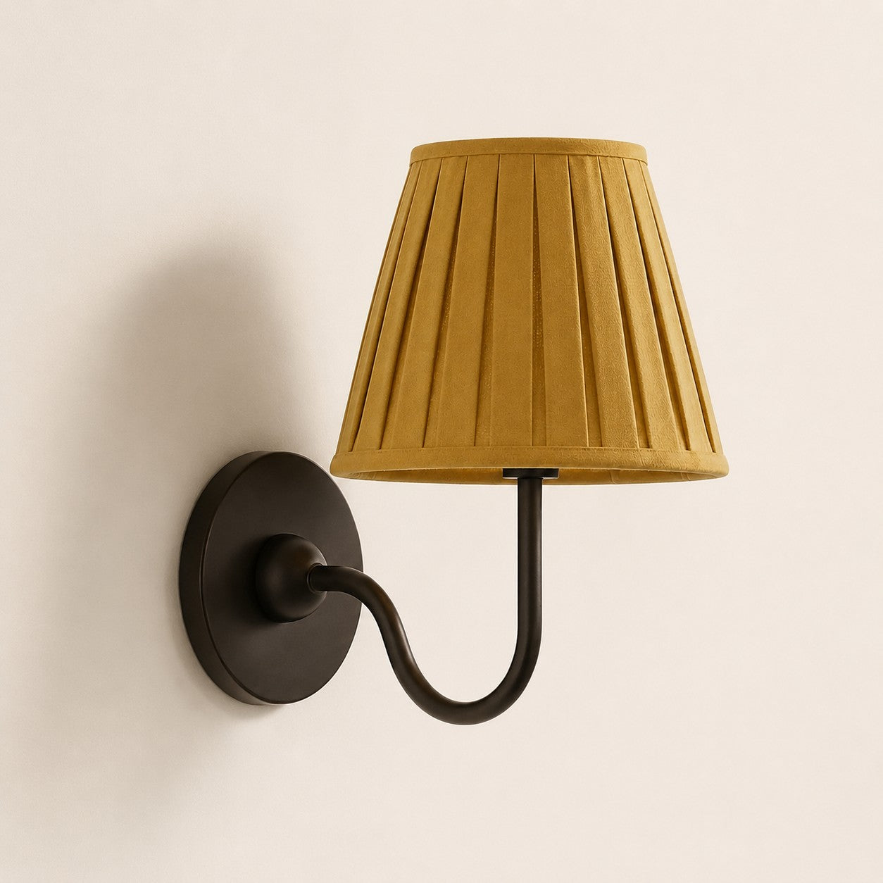 Luvora Vintage Pleated Shade Wall Lamp - Modern Brass Linen Wall Lighting
