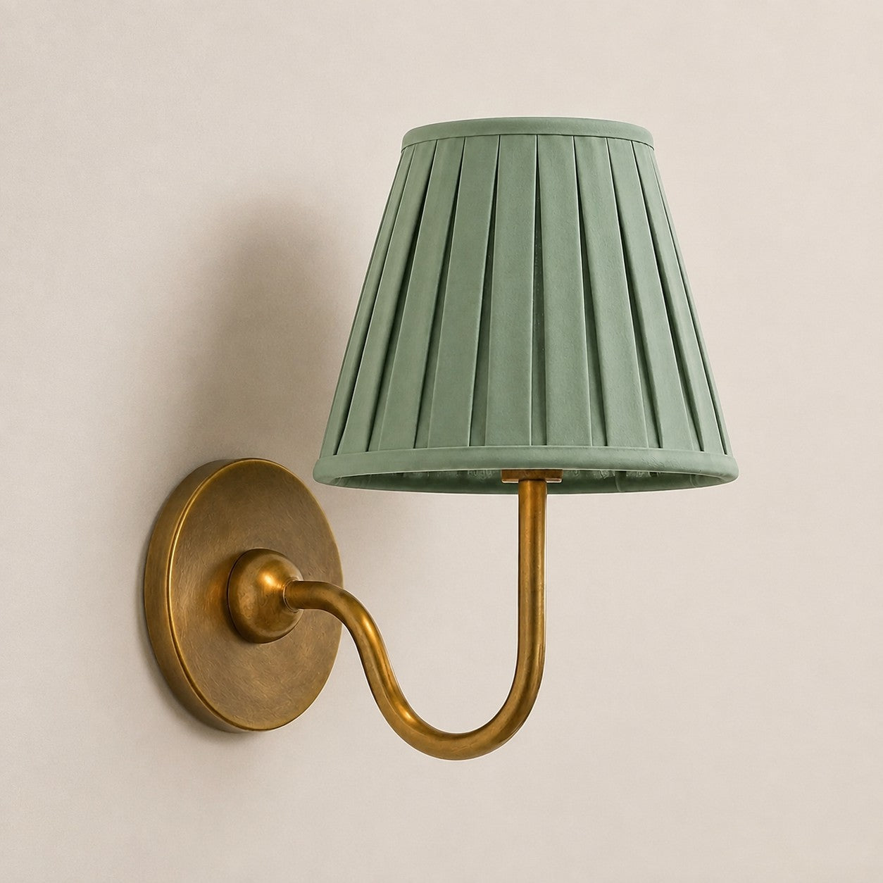 Luvora Vintage Pleated Shade Wall Lamp - Modern Brass Linen Wall Lighting
