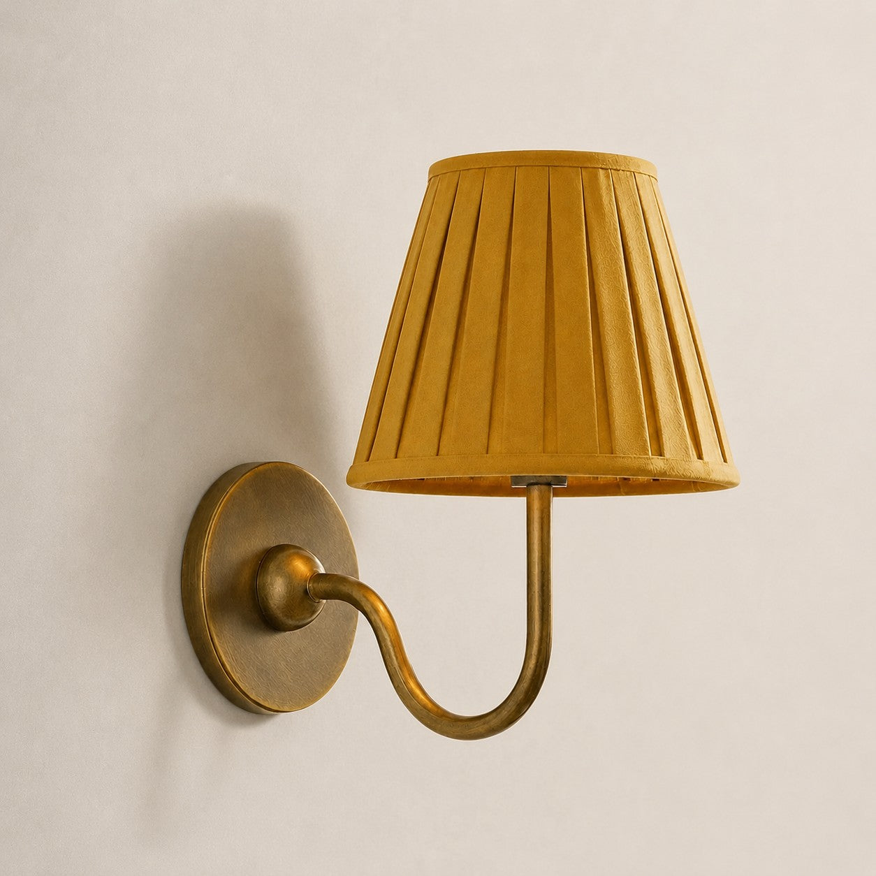 Luvora Vintage Pleated Shade Wall Lamp - Modern Brass Linen Wall Lighting