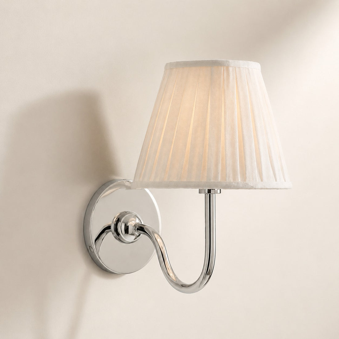 Luvora Vintage Pleated Shade Wall Lamp - Modern Brass Linen Wall Lighting
