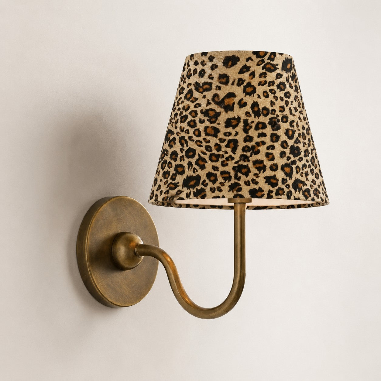 Luvora Vintage Pleated Shade Wall Lamp - Modern Brass Linen Wall Lighting