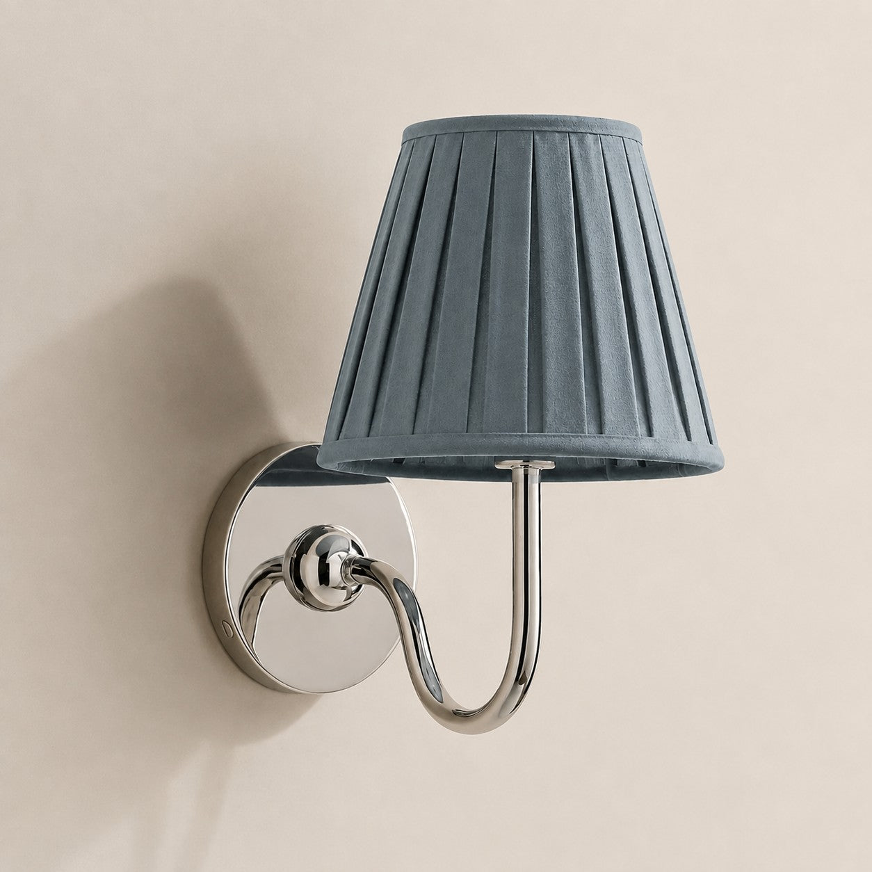 Luvora Vintage Pleated Shade Wall Lamp - Modern Brass Linen Wall Lighting
