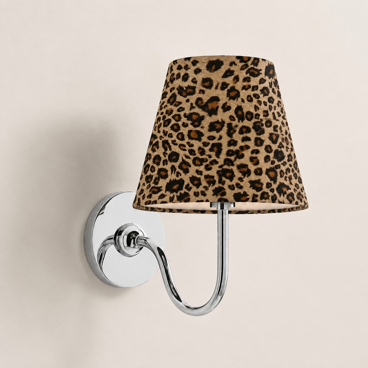 Luvora Vintage Pleated Shade Wall Lamp - Modern Brass Linen Wall Lighting