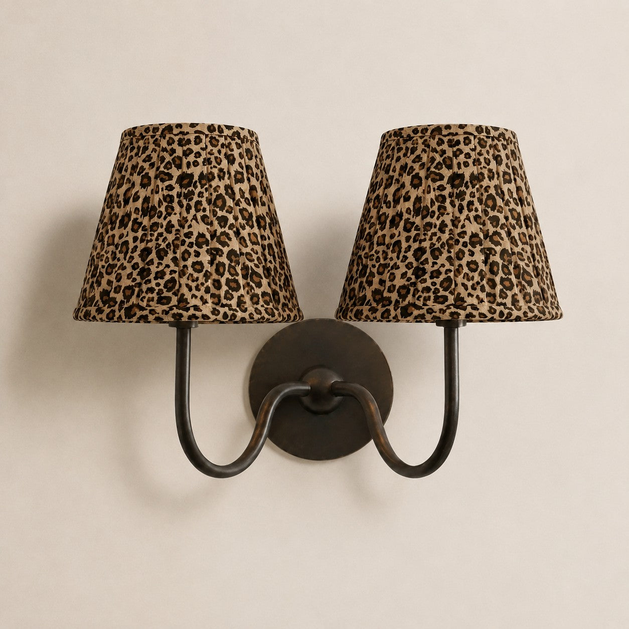 Luvora Vintage Pleated Shade Wall Lamp - Modern Brass Linen Wall Lighting