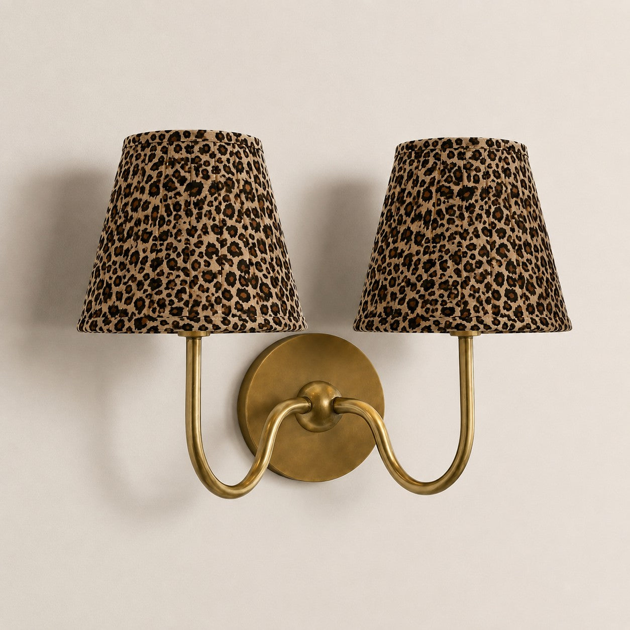 Luvora Vintage Pleated Shade Wall Lamp - Modern Brass Linen Wall Lighting