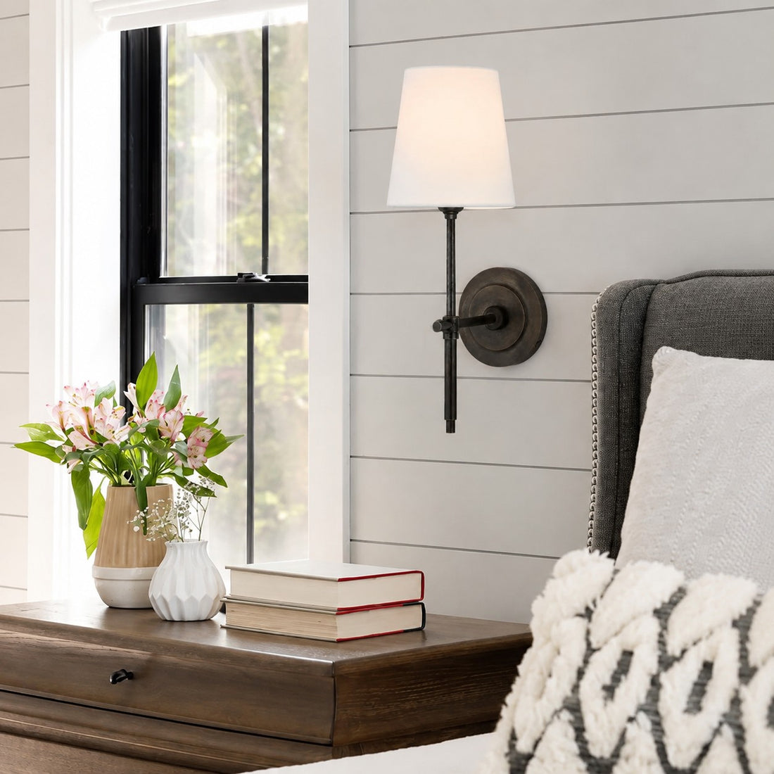 Bryant Wall Lamp