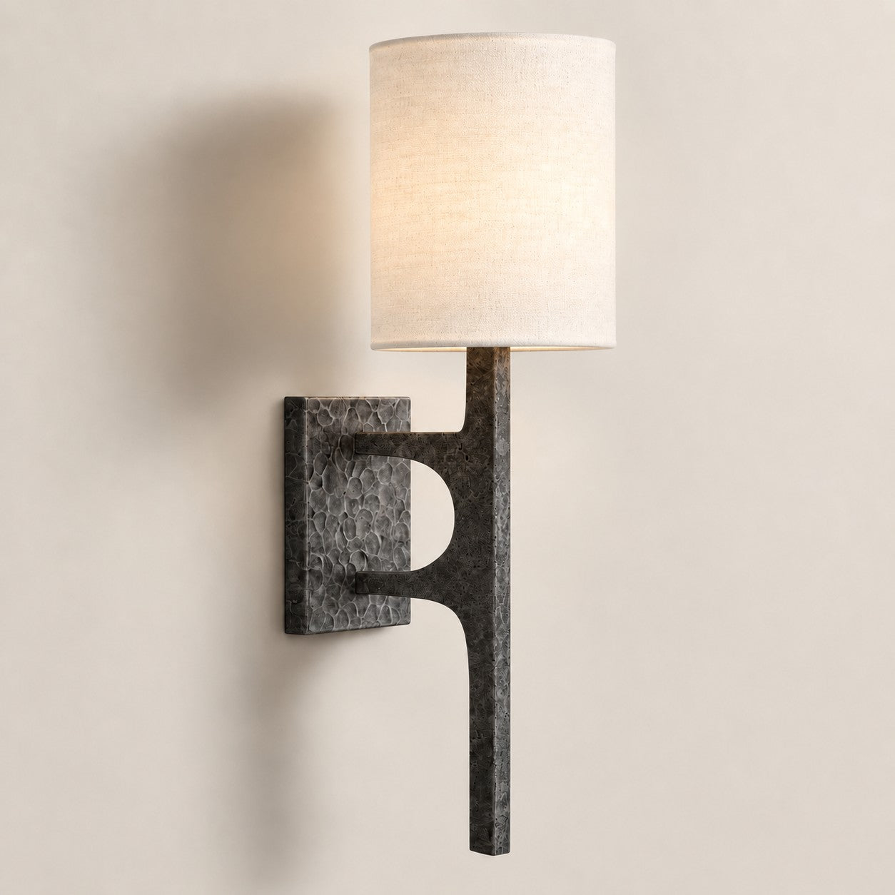 Texturoc Linear Wall Light - Modern Hammered Wall Sconce