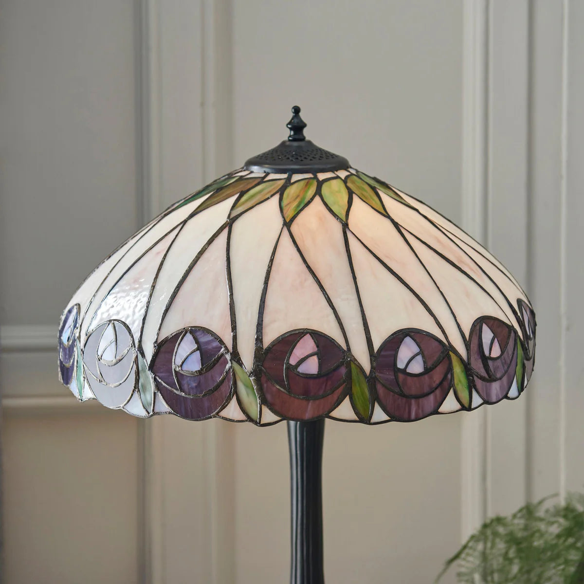TF Hutchinson Art-Glass Tiffany Style Table Lamp – Handcrafted Design for Home and Office