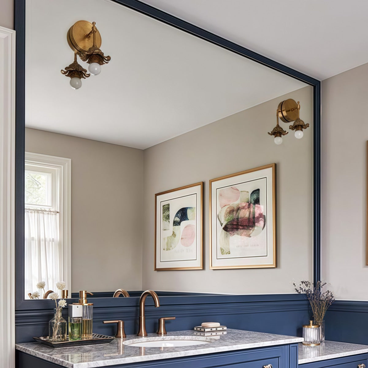 Single Light Brass Wall Sconce - Romantic Bathroom & Hallway Lamp