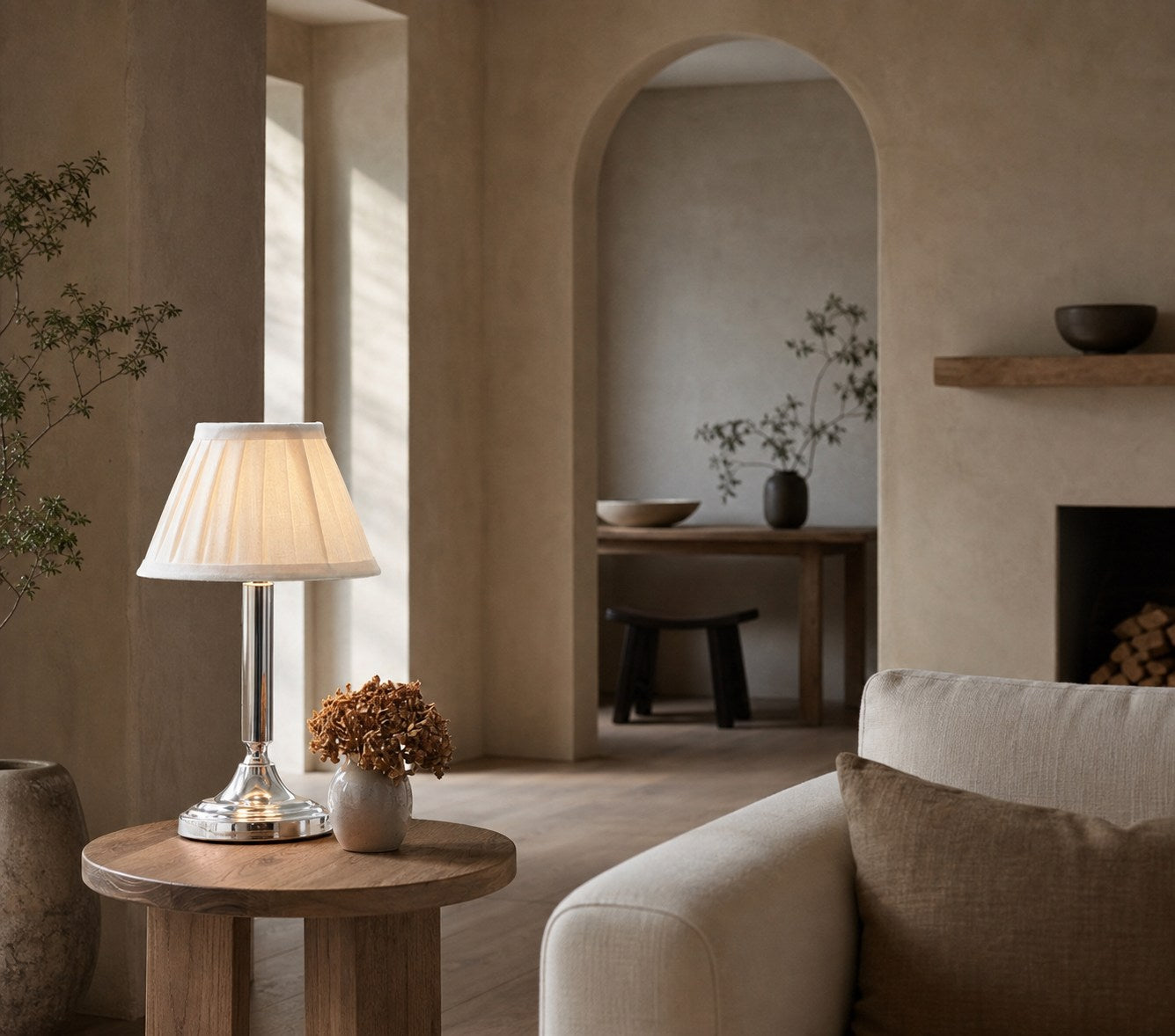 Trova Wireless Table Lamp with Sculptural Silhouette - Modern Portable Lighting for Living Rooms and Bedrooms