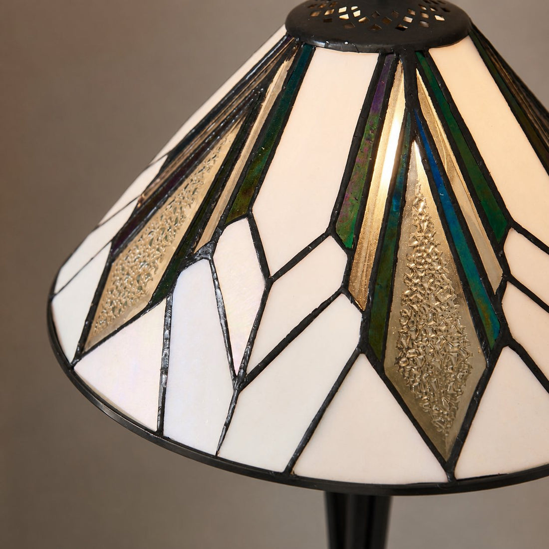 TF Astoria Art Deco Stained-Glass Table Lamp – Bevelled & Iridescent Shade for Bedroom or Living Room