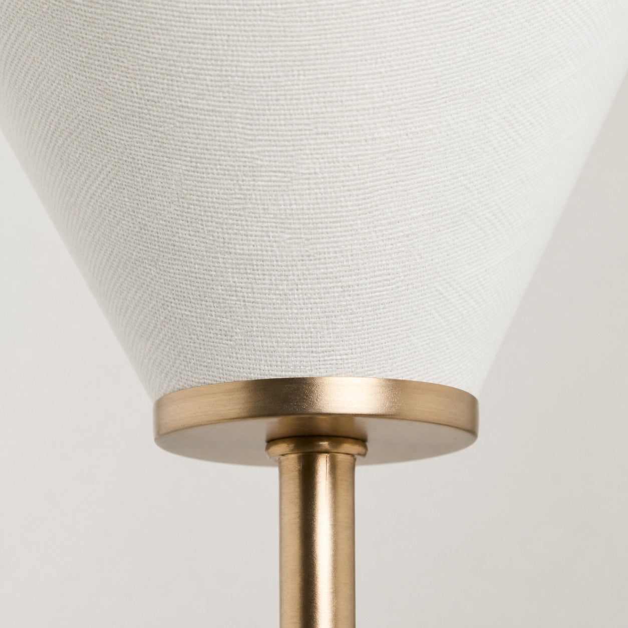 Kysara Brass Linen Wall Lamp - Sculptural Curves Design Suitable for Living Rooms, Bedrooms and Bathrooms