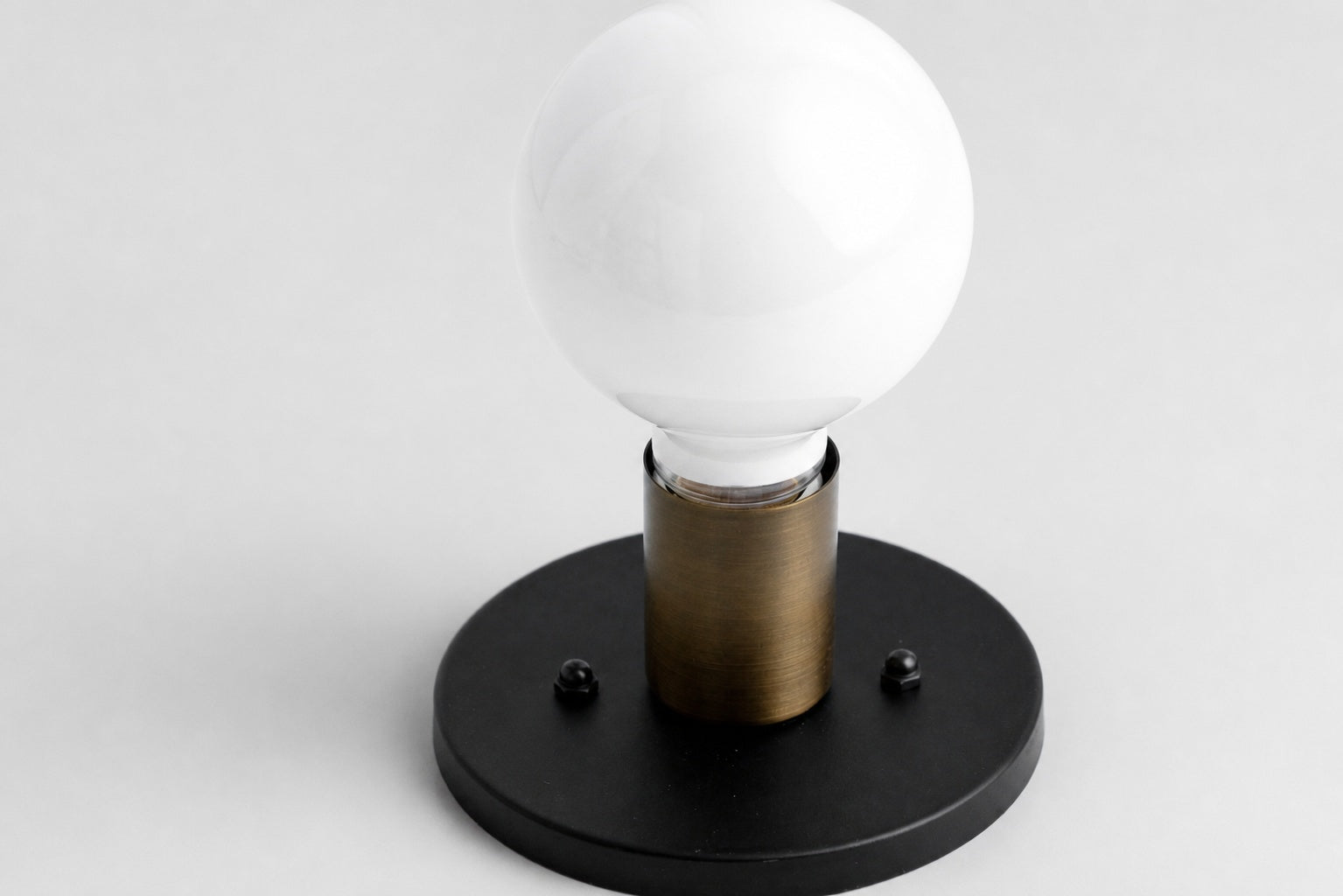Glorica Glass Minimalist Wall Sconce - Versatile Modern Light For Any Room