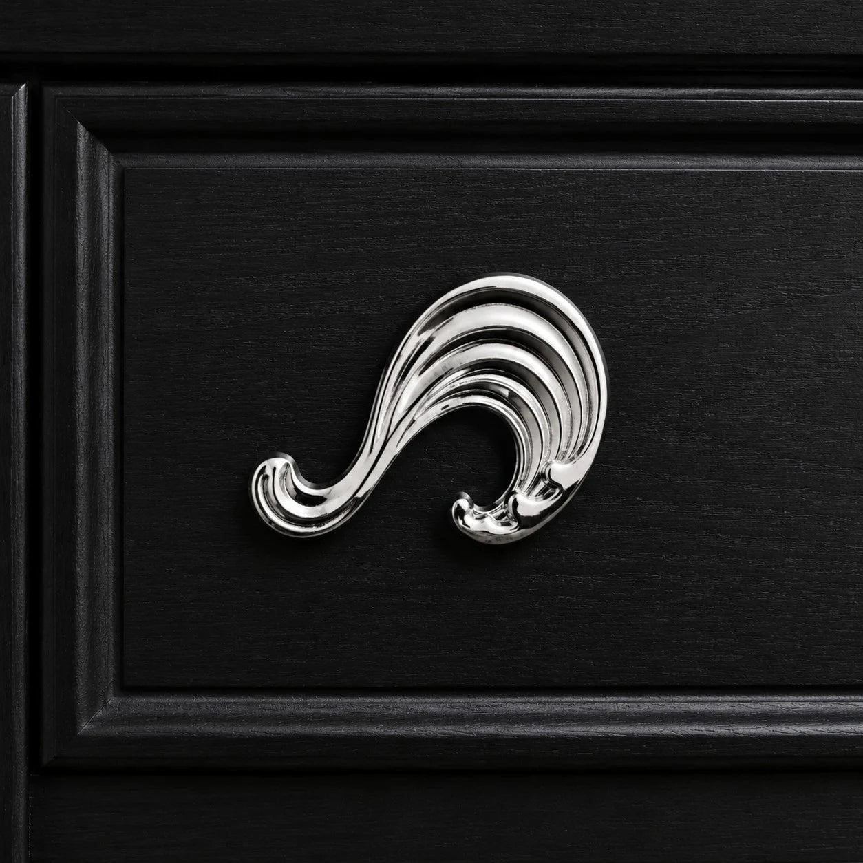 Wave cabinet knob in Chrome