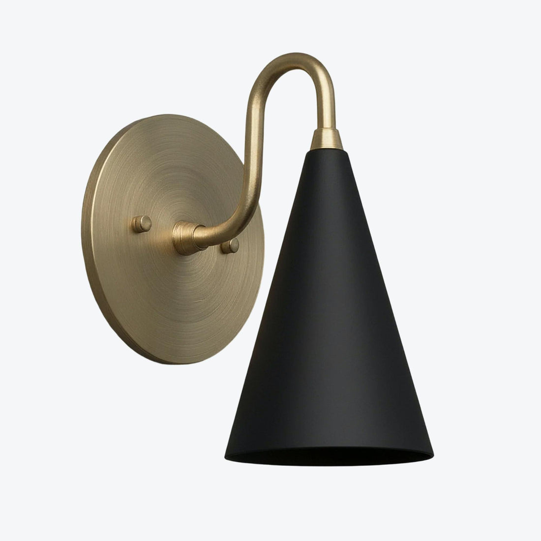 Curva Metal Cone Shade Sconce – Vintage Brass Wall Light for Entryway or Stairwell