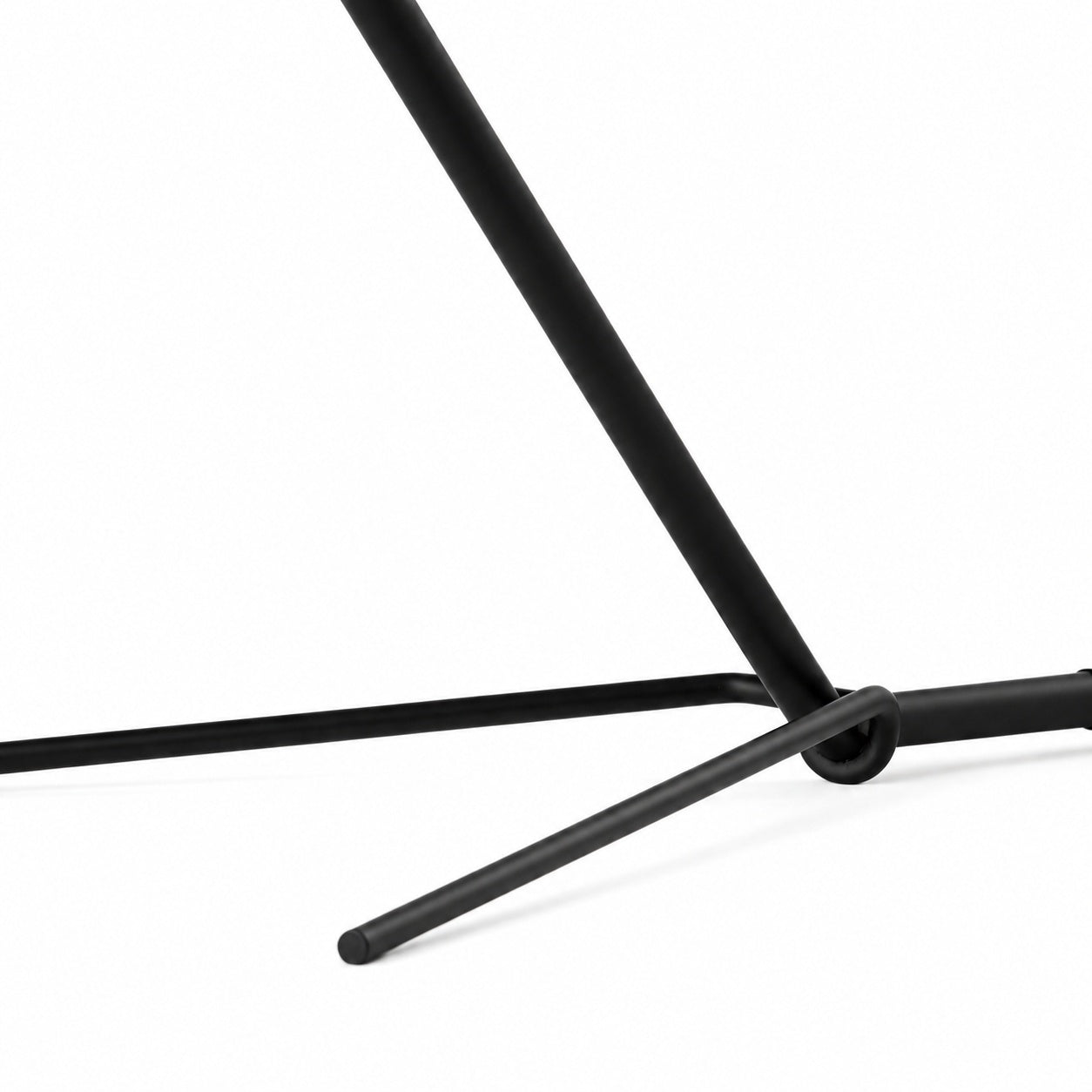Solavo Modern Tripod Table Lamp with Metal Materials for Living Room