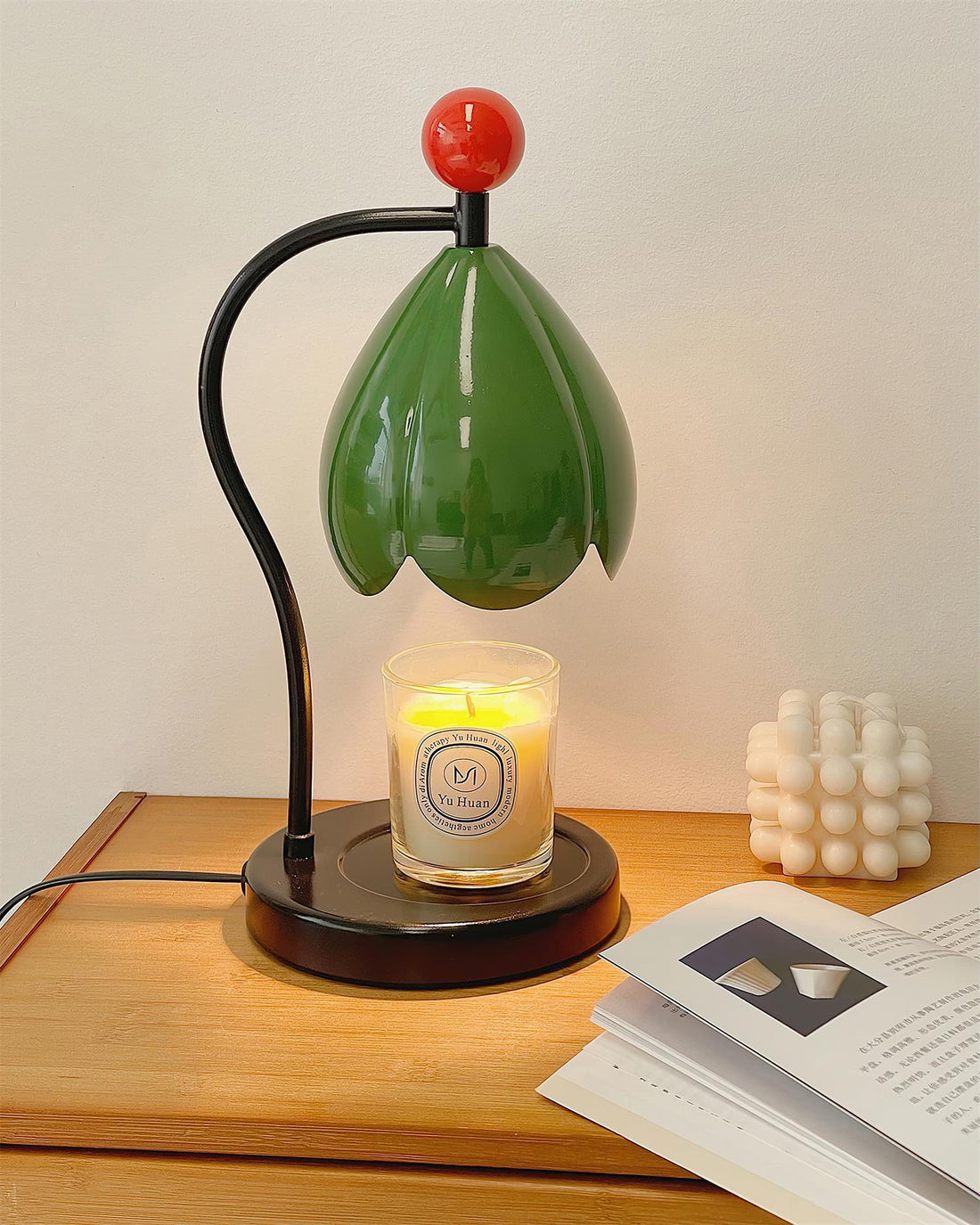 Flower - Shaped Wrought Iron Table Lamp